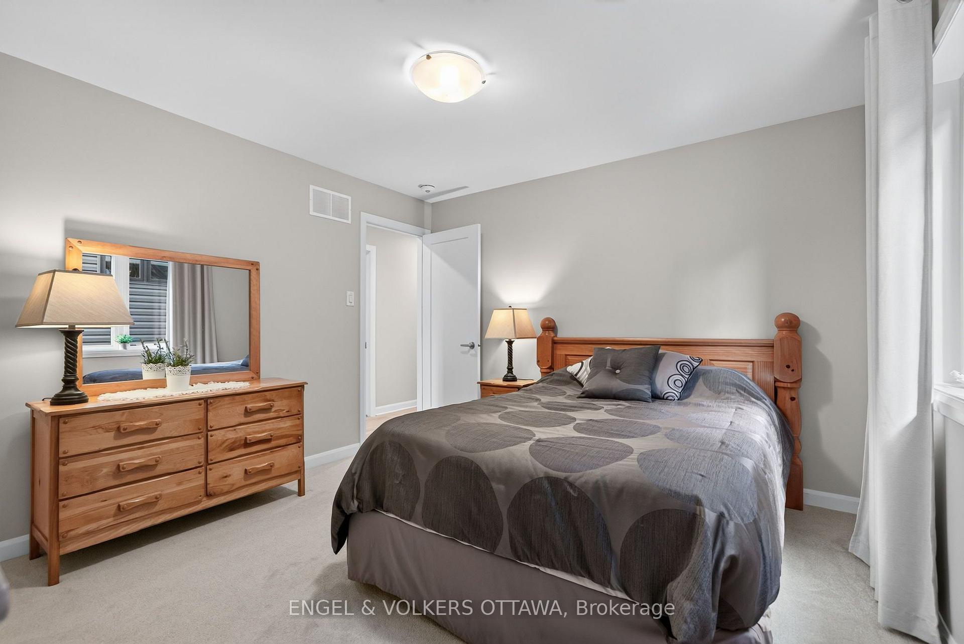 Photo 35 of 537 Anchor Circle, Ottawa, Mahogany Community — HOMEH