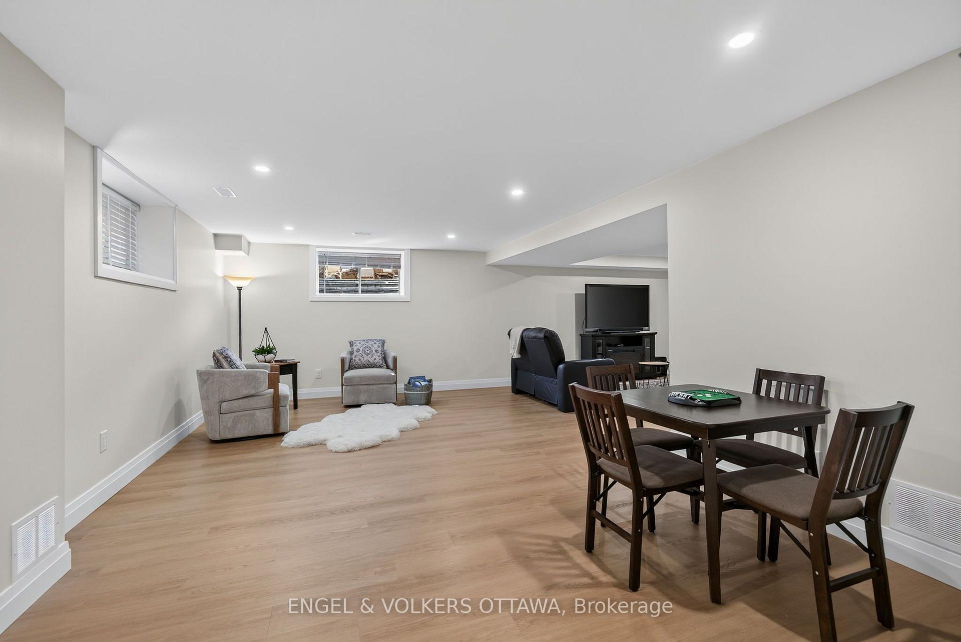 Photo 39 of 537 Anchor Circle, Ottawa, Mahogany Community — HOMEH