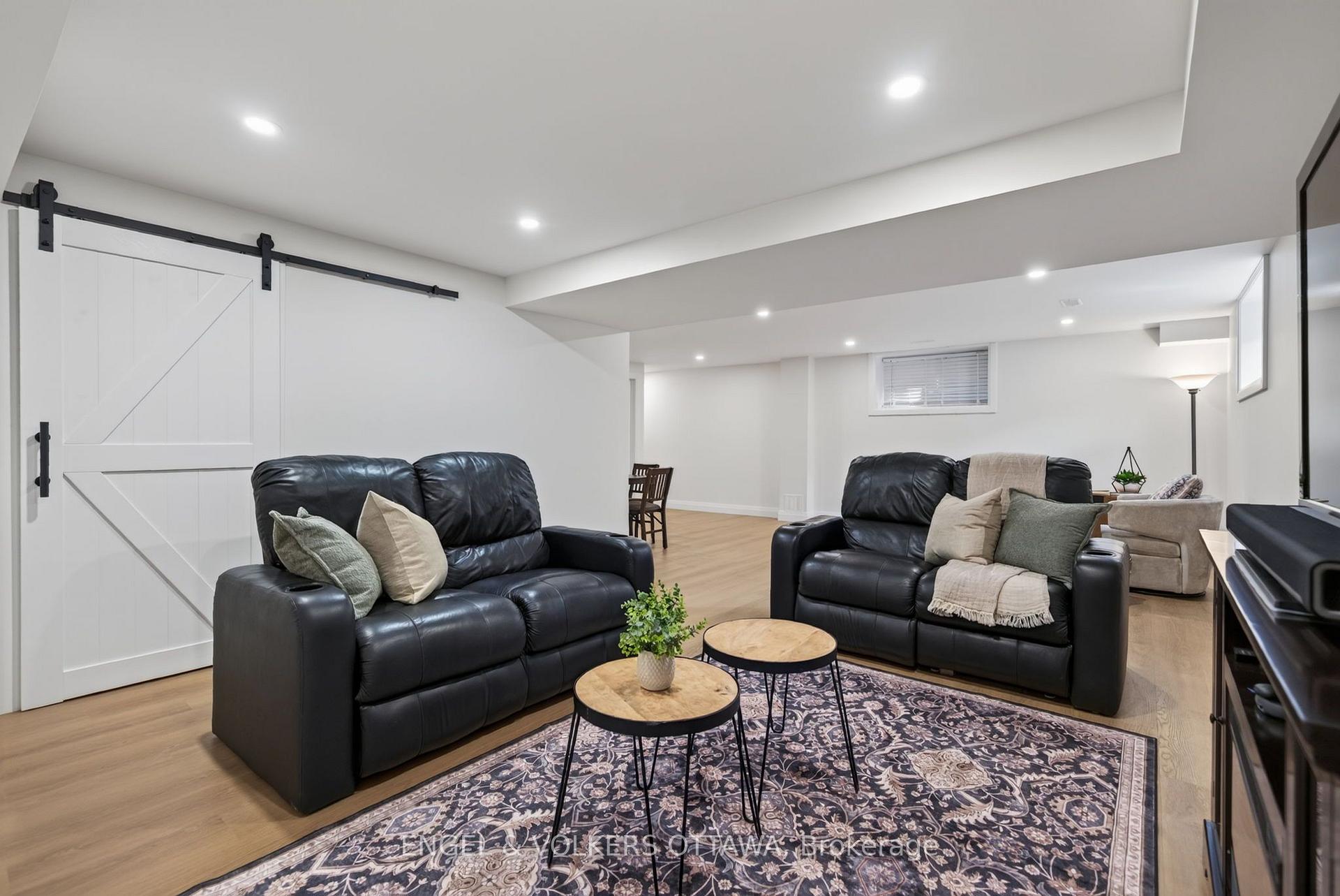 Photo 41 of 537 Anchor Circle, Ottawa, Mahogany Community — HOMEH