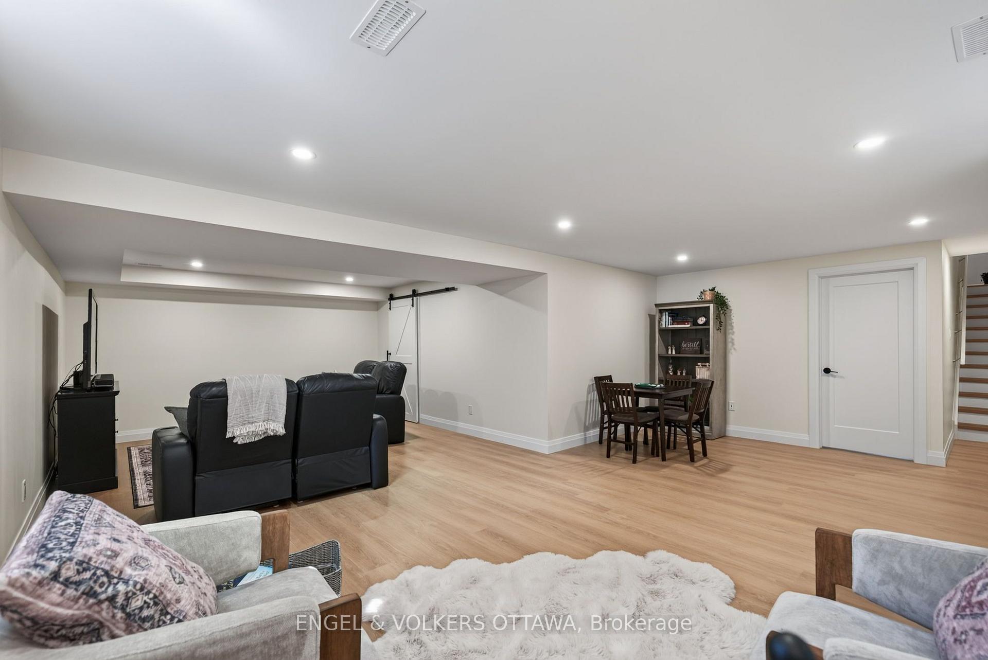 Photo 42 of 537 Anchor Circle, Ottawa, Mahogany Community — HOMEH