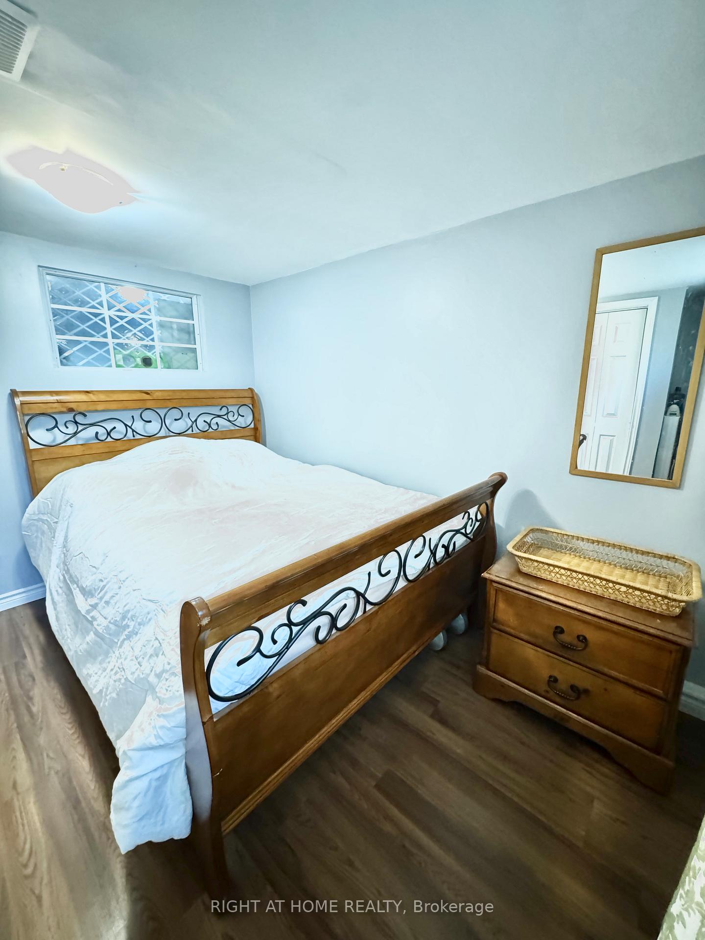 Photo 6 of 237 Homestead (Basement ) Crescent, London, North F — HOMEH