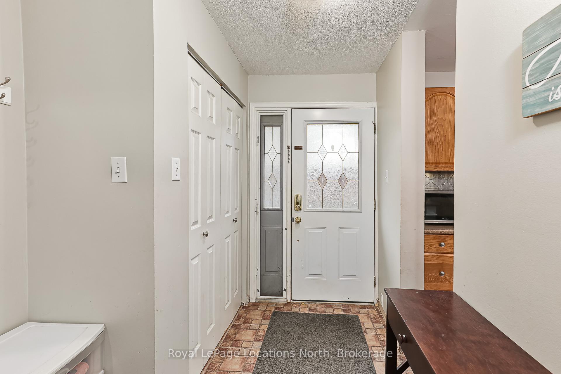 Photo 3 of 590 Tenth Street, Collingwood — HOMEH