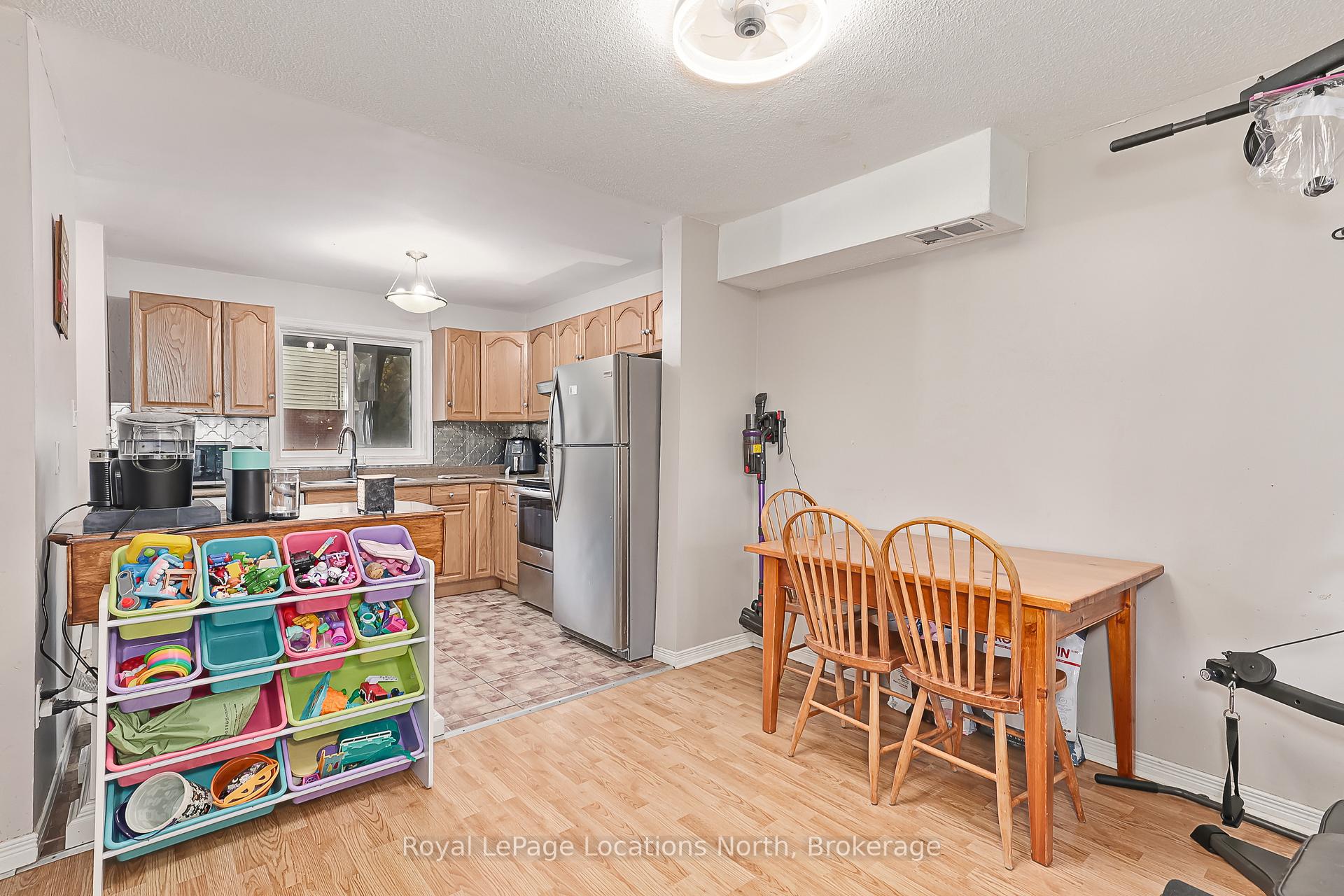 Photo 6 of 590 Tenth Street, Collingwood — HOMEH