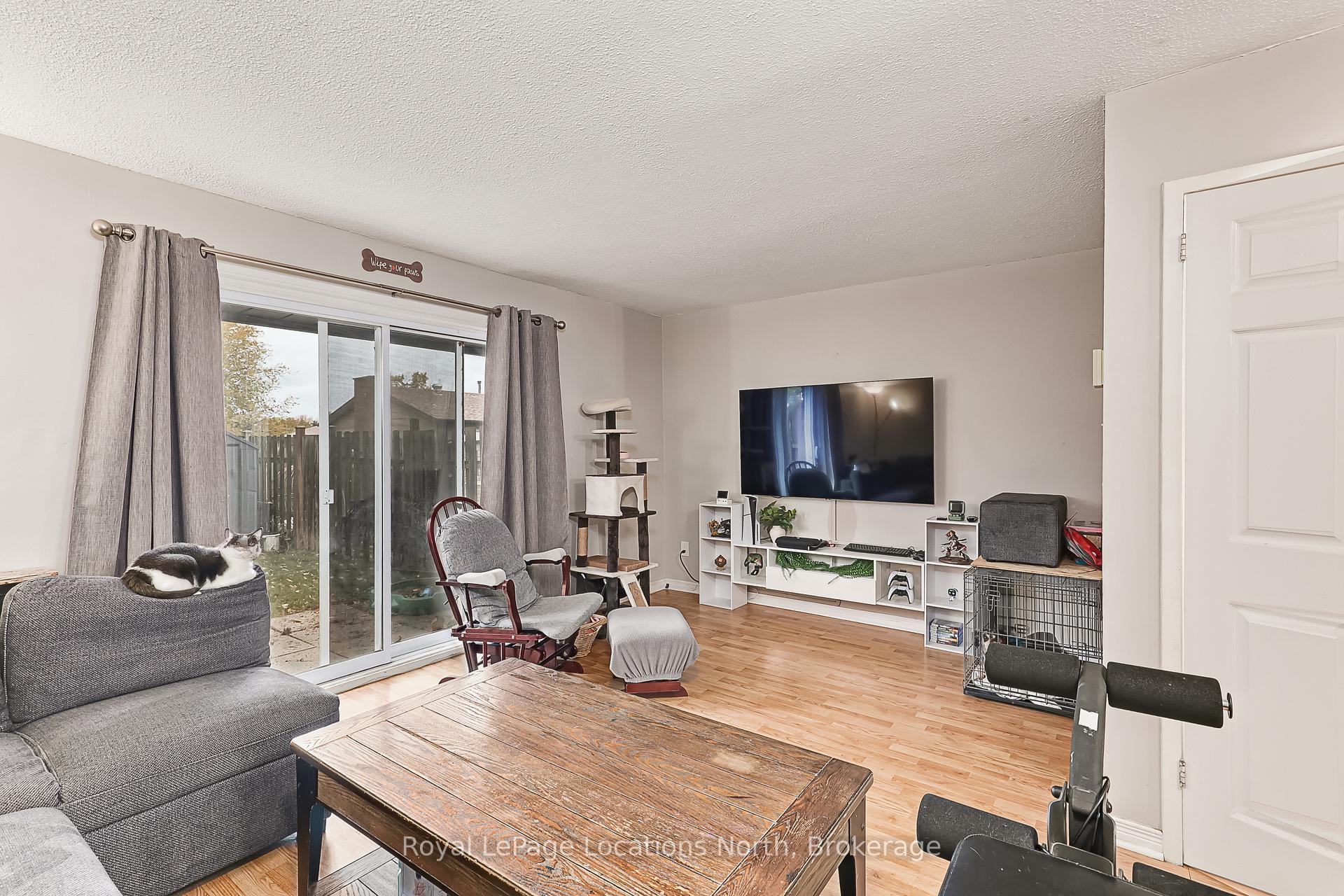 Photo 7 of 590 Tenth Street, Collingwood — HOMEH