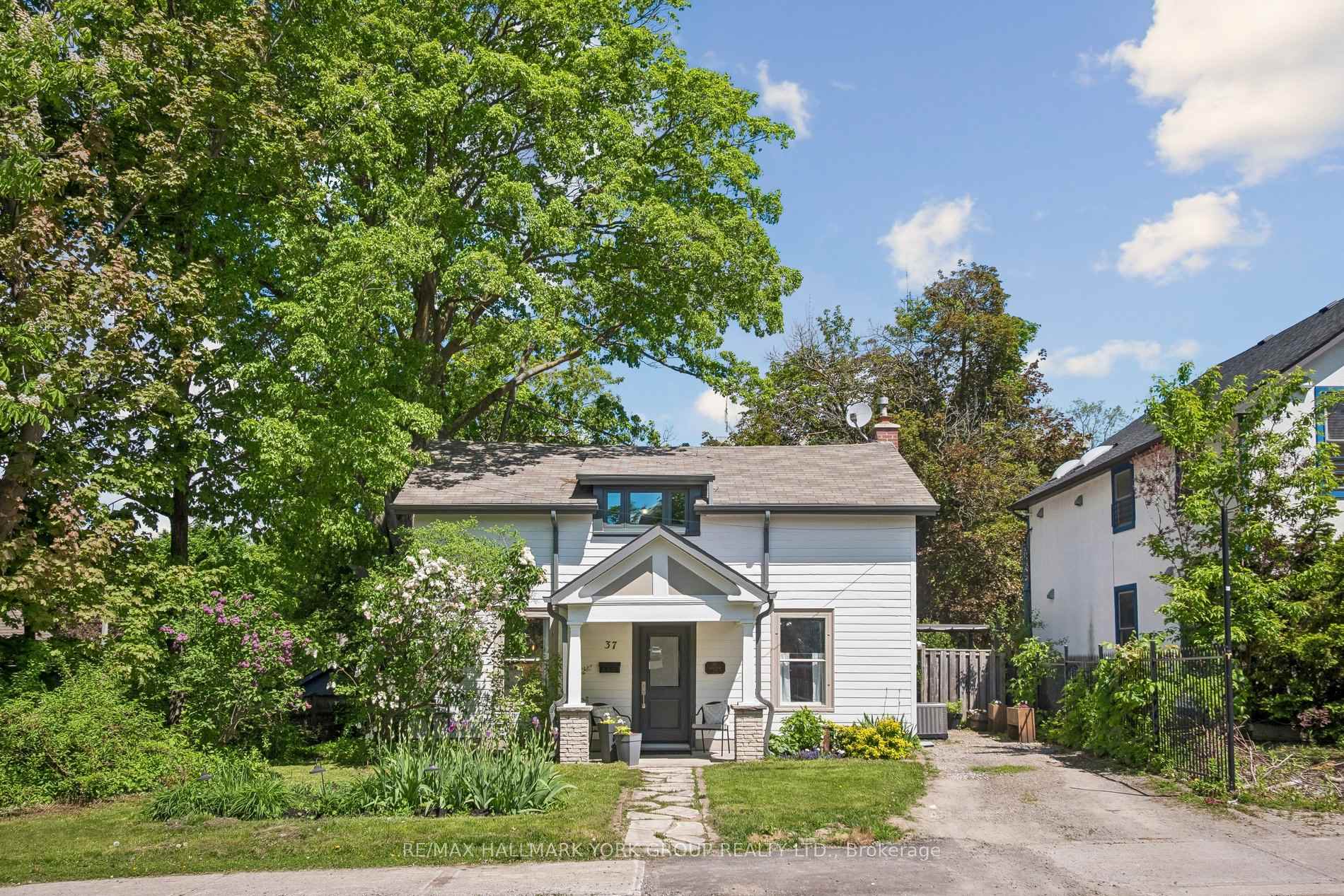 Photo 1 of 37 Arnold Crescent, Richmond Hill, Mill Pond — HOMEH