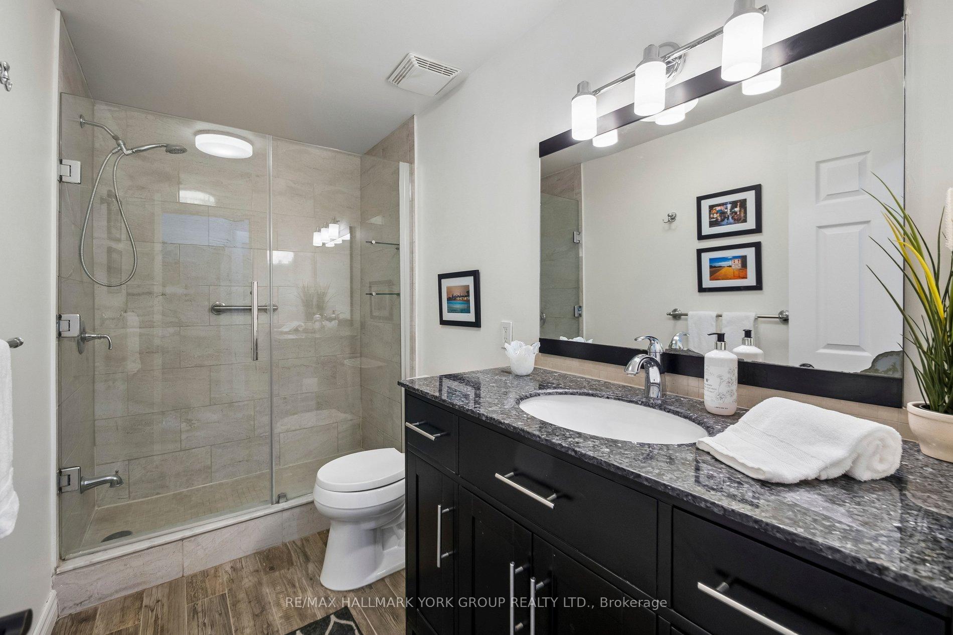 Photo 16 of 37 Arnold Crescent, Richmond Hill, Mill Pond — HOMEH
