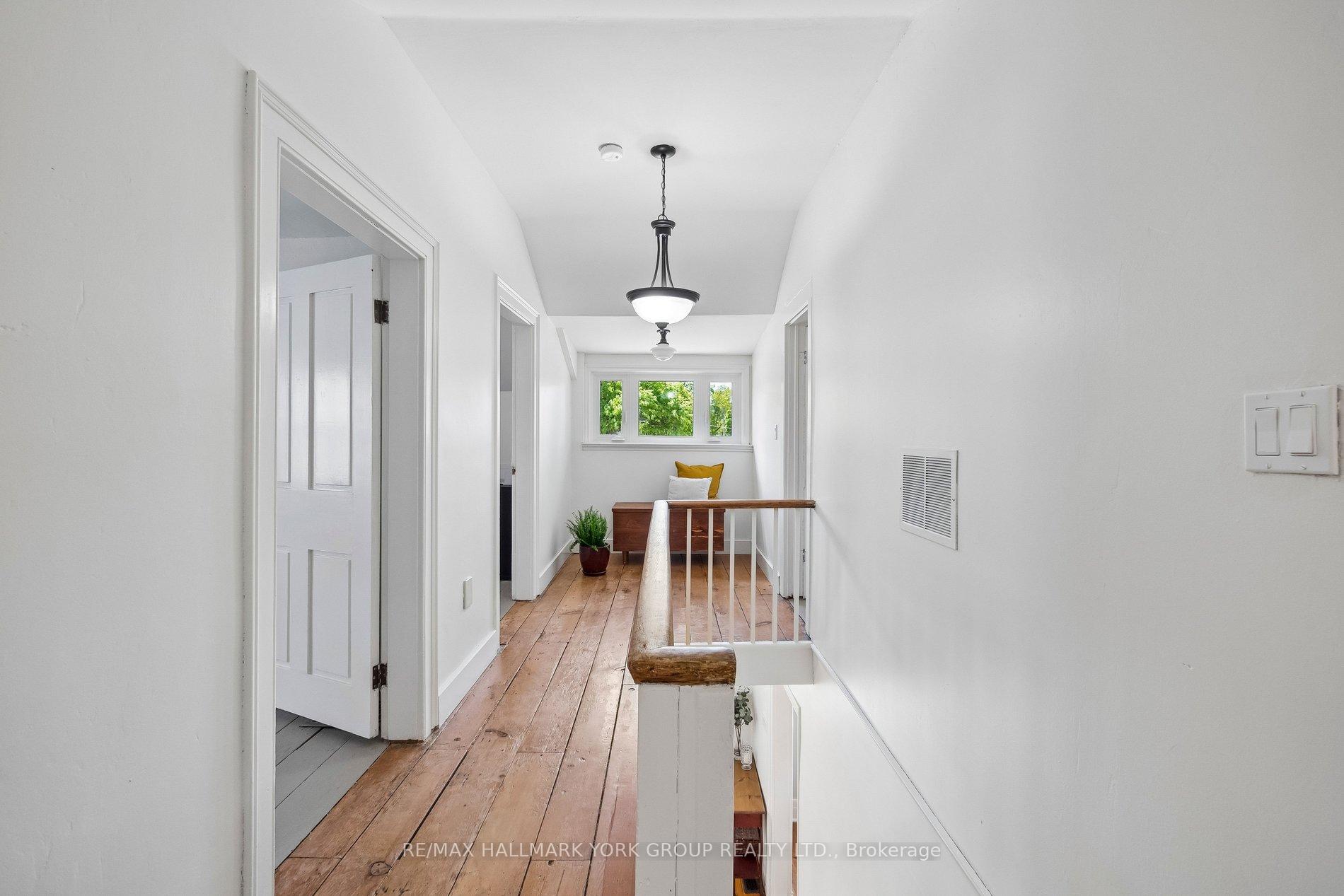 Photo 20 of 37 Arnold Crescent, Richmond Hill, Mill Pond — HOMEH