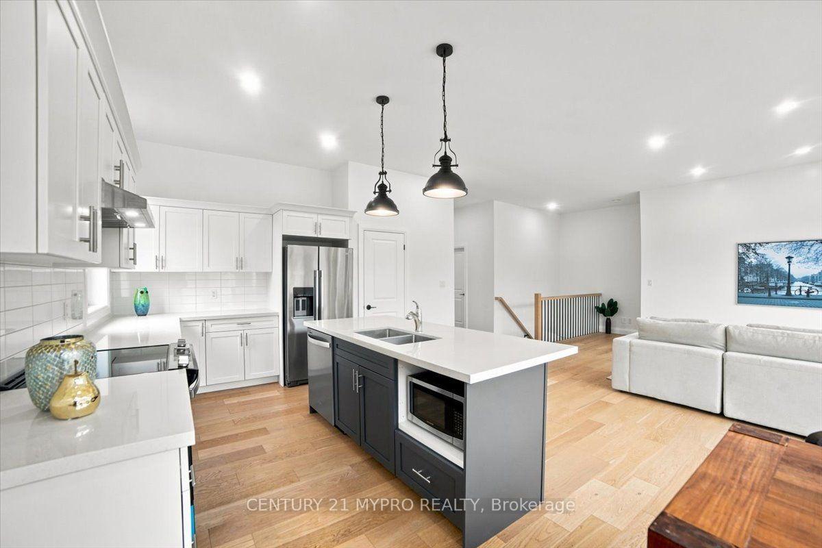 Photo 10 of 41 Schmidt Way, Quinte West, Murray Ward — HOMEH