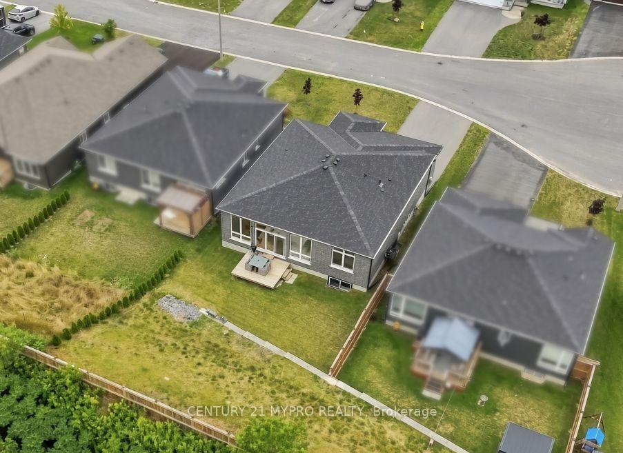Photo 24 of 41 Schmidt Way, Quinte West, Murray Ward — HOMEH