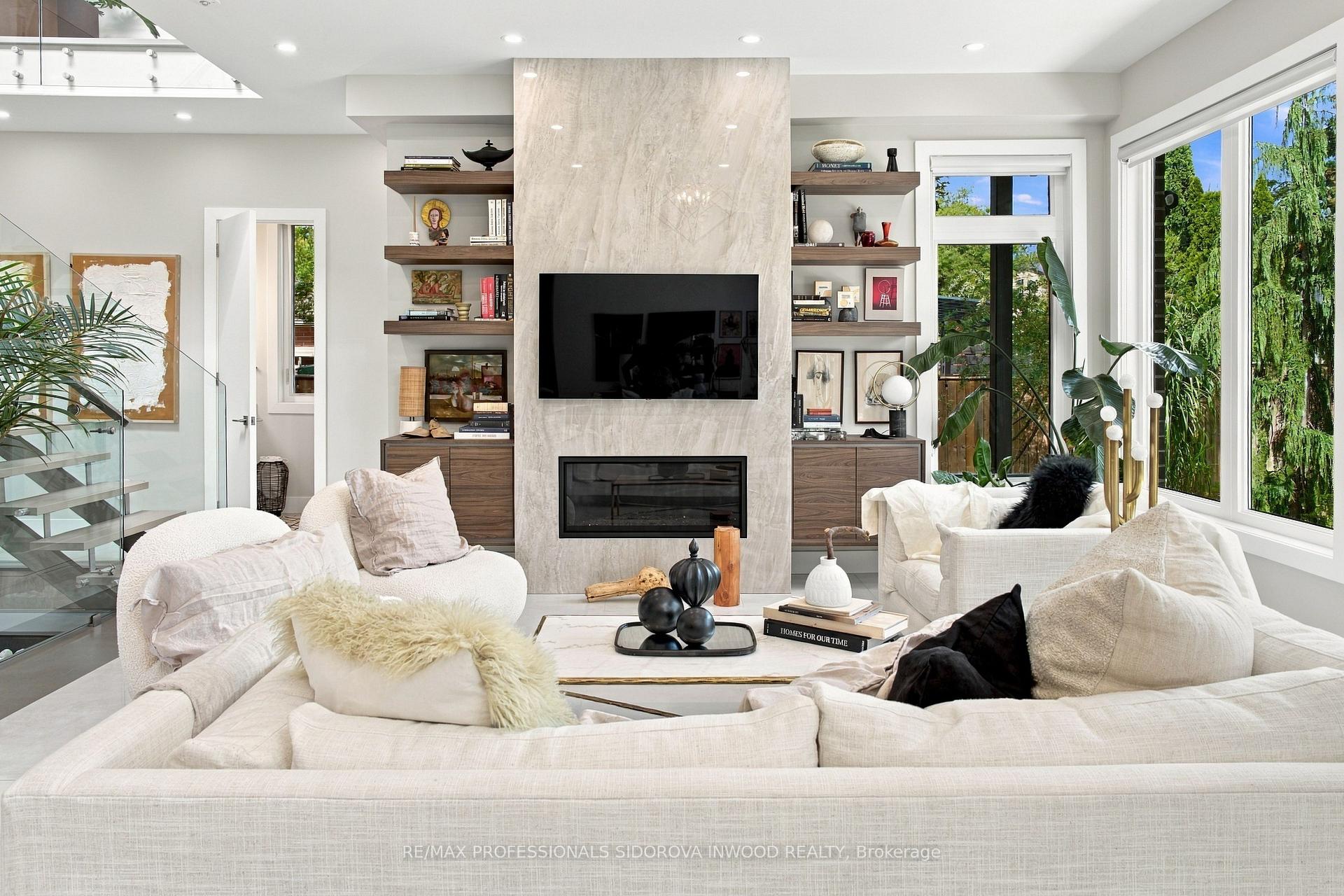 Photo 10 of 504 Sandmere Place, Oakville, West — HOMEH
