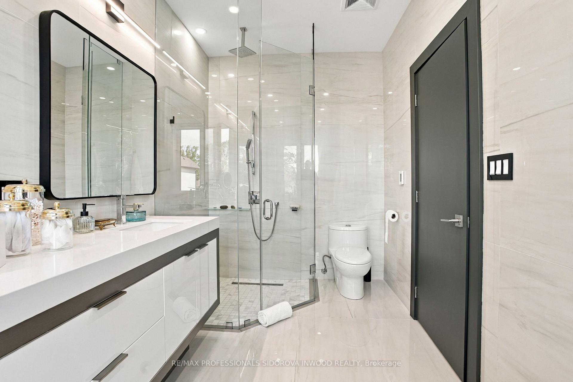 Photo 36 of 504 Sandmere Place, Oakville, West — HOMEH