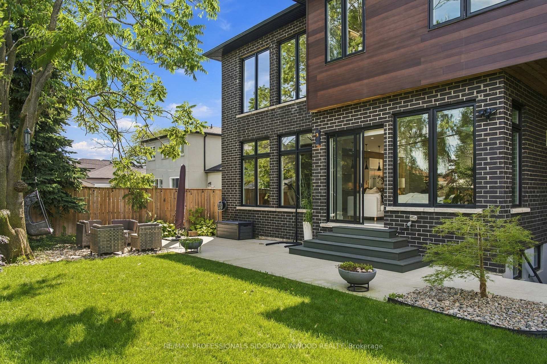Photo 45 of 504 Sandmere Place, Oakville, West — HOMEH