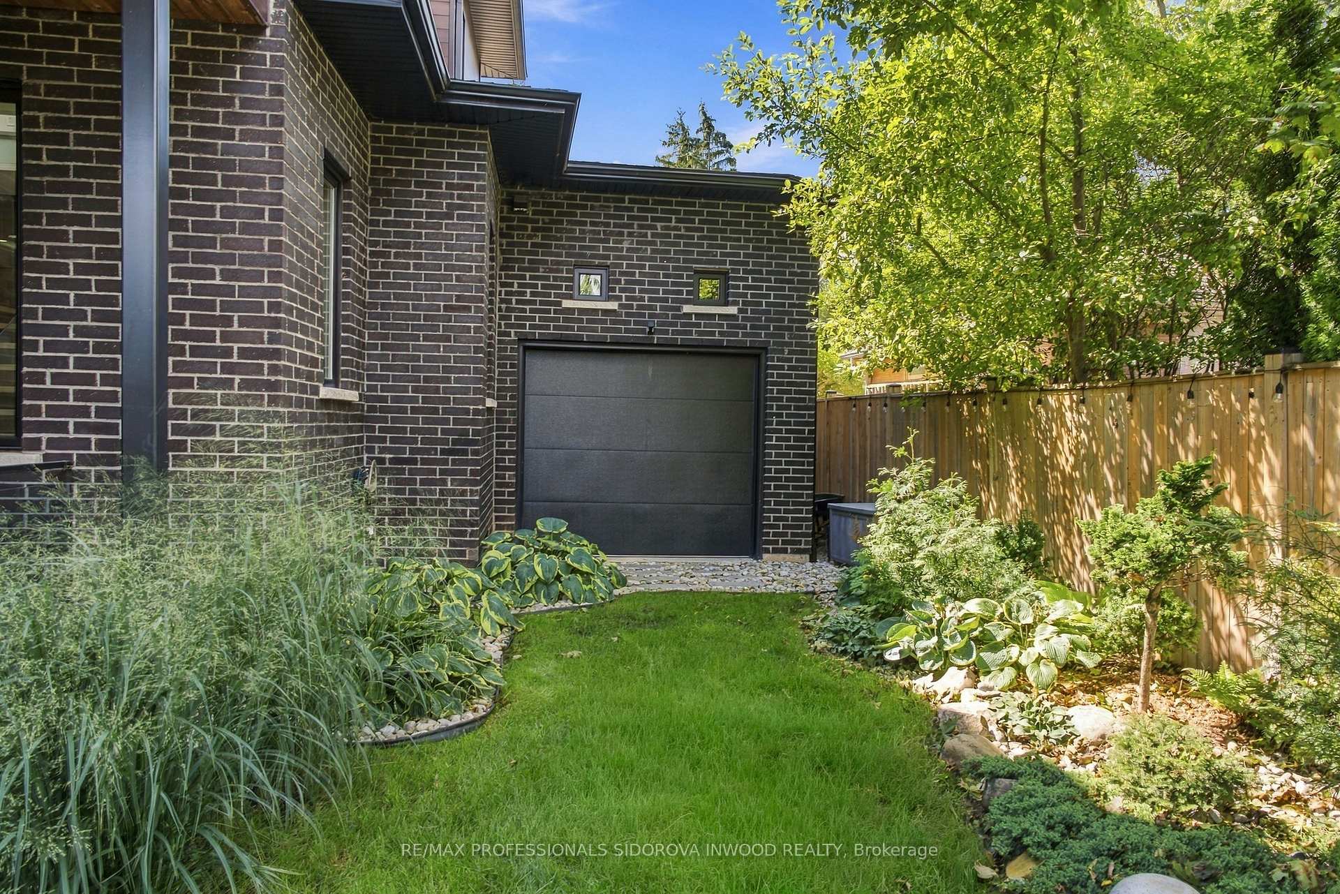 Photo 46 of 504 Sandmere Place, Oakville, West — HOMEH