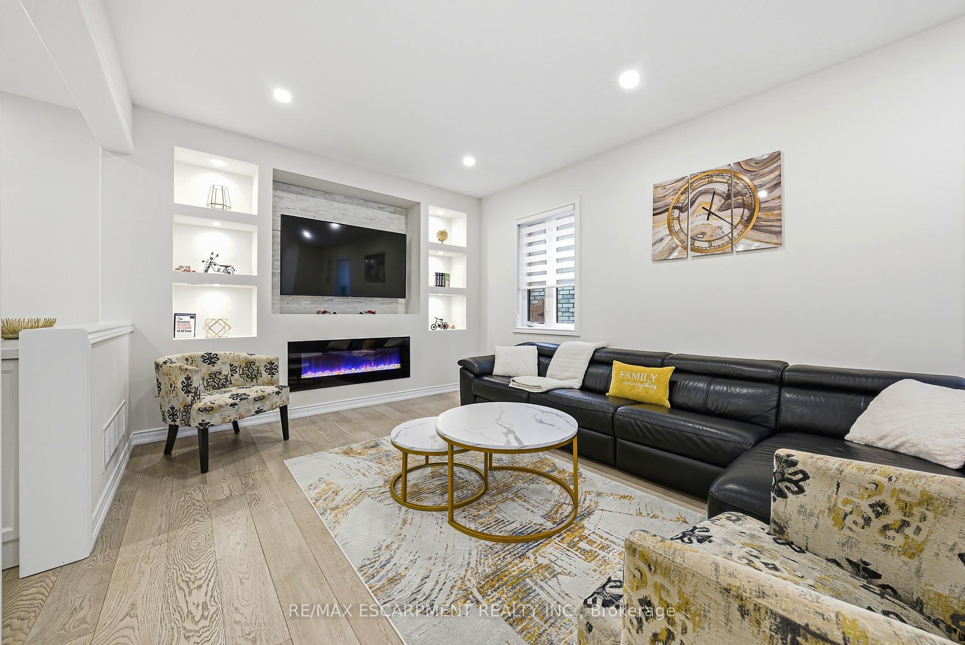 Photo 5 of 90 Robertson Road, Hamilton, Meadowlands — HOMEH