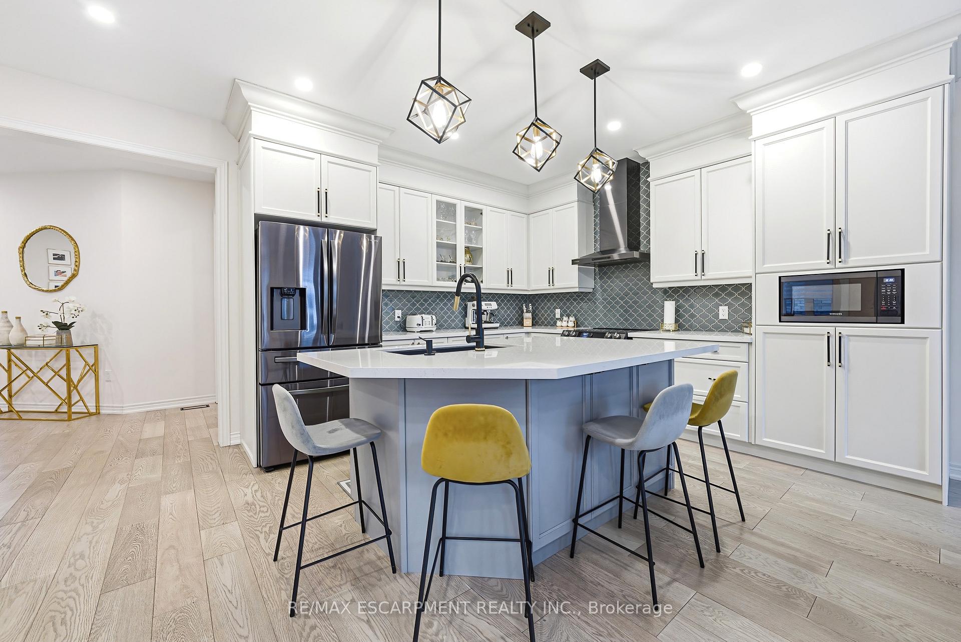 Photo 7 of 90 Robertson Road, Hamilton, Meadowlands — HOMEH