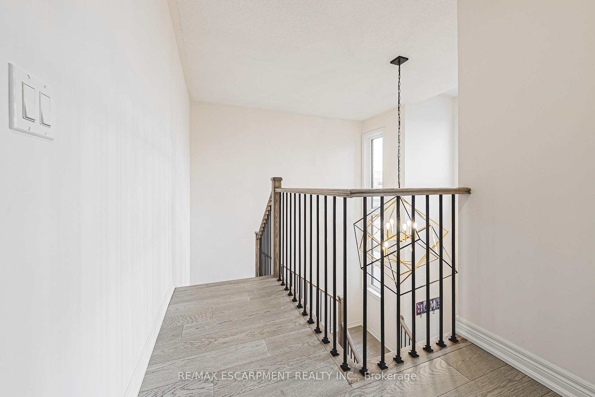 Photo 23 of 90 Robertson Road, Hamilton, Meadowlands — HOMEH