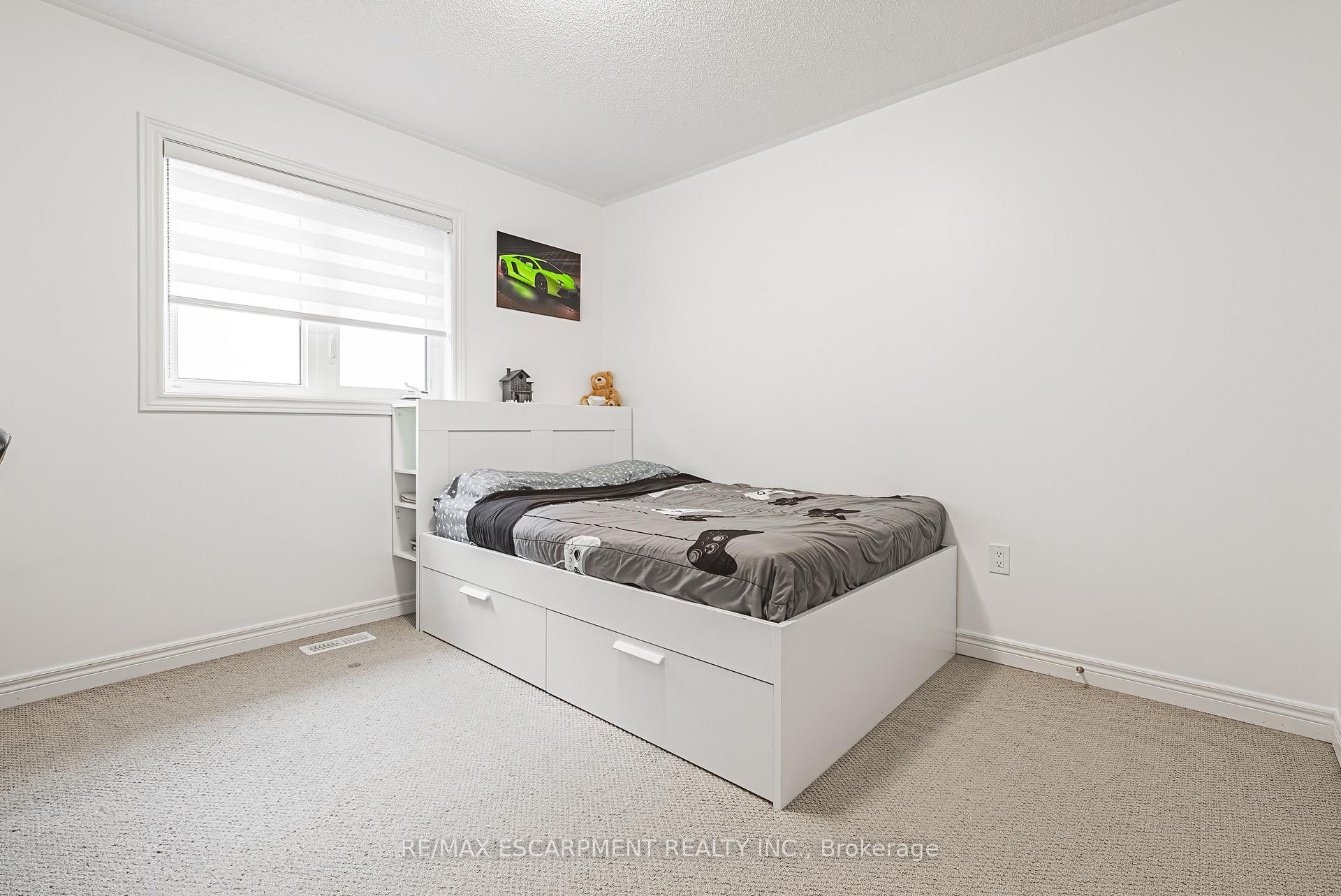 Photo 35 of 90 Robertson Road, Hamilton, Meadowlands — HOMEH