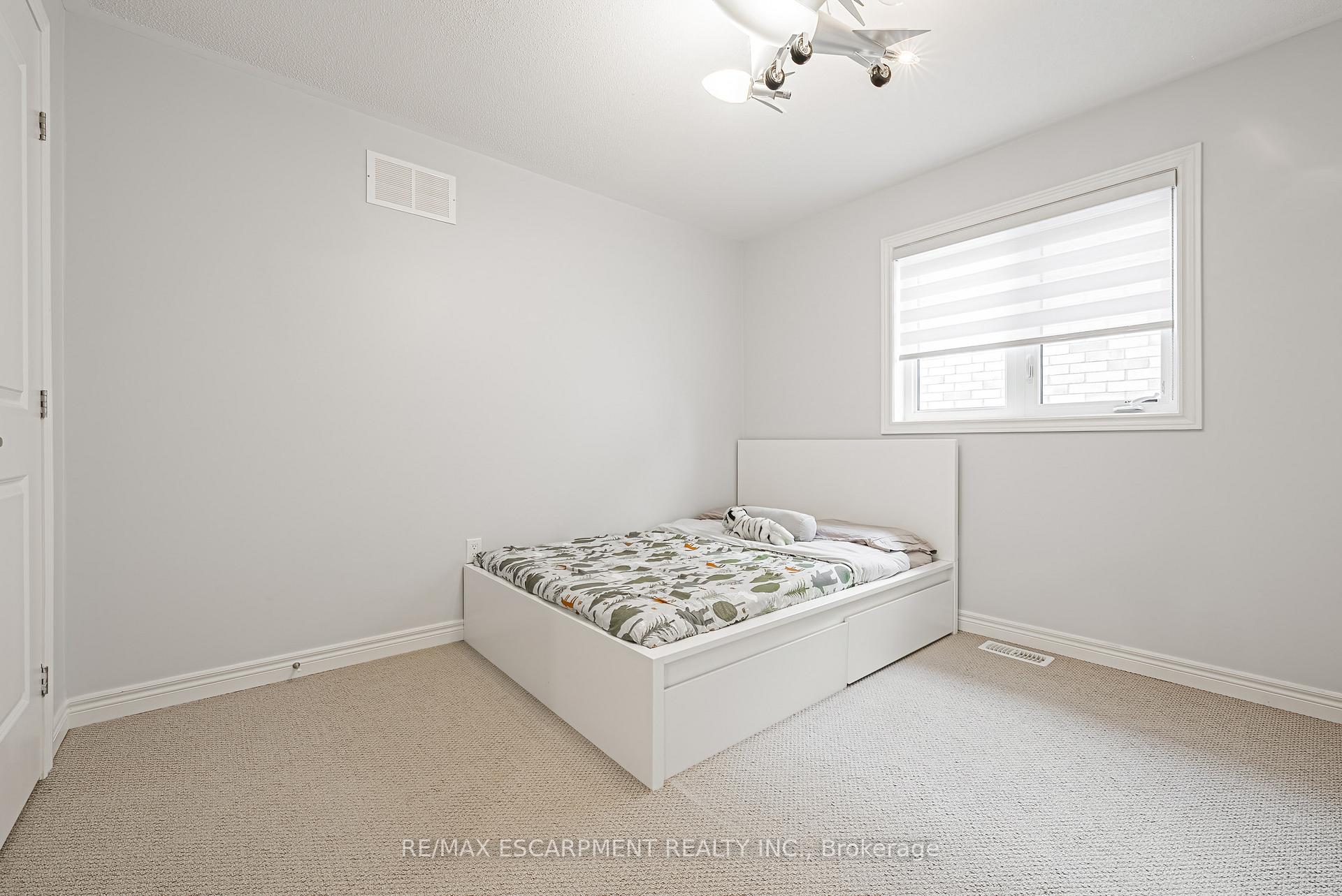 Photo 38 of 90 Robertson Road, Hamilton, Meadowlands — HOMEH
