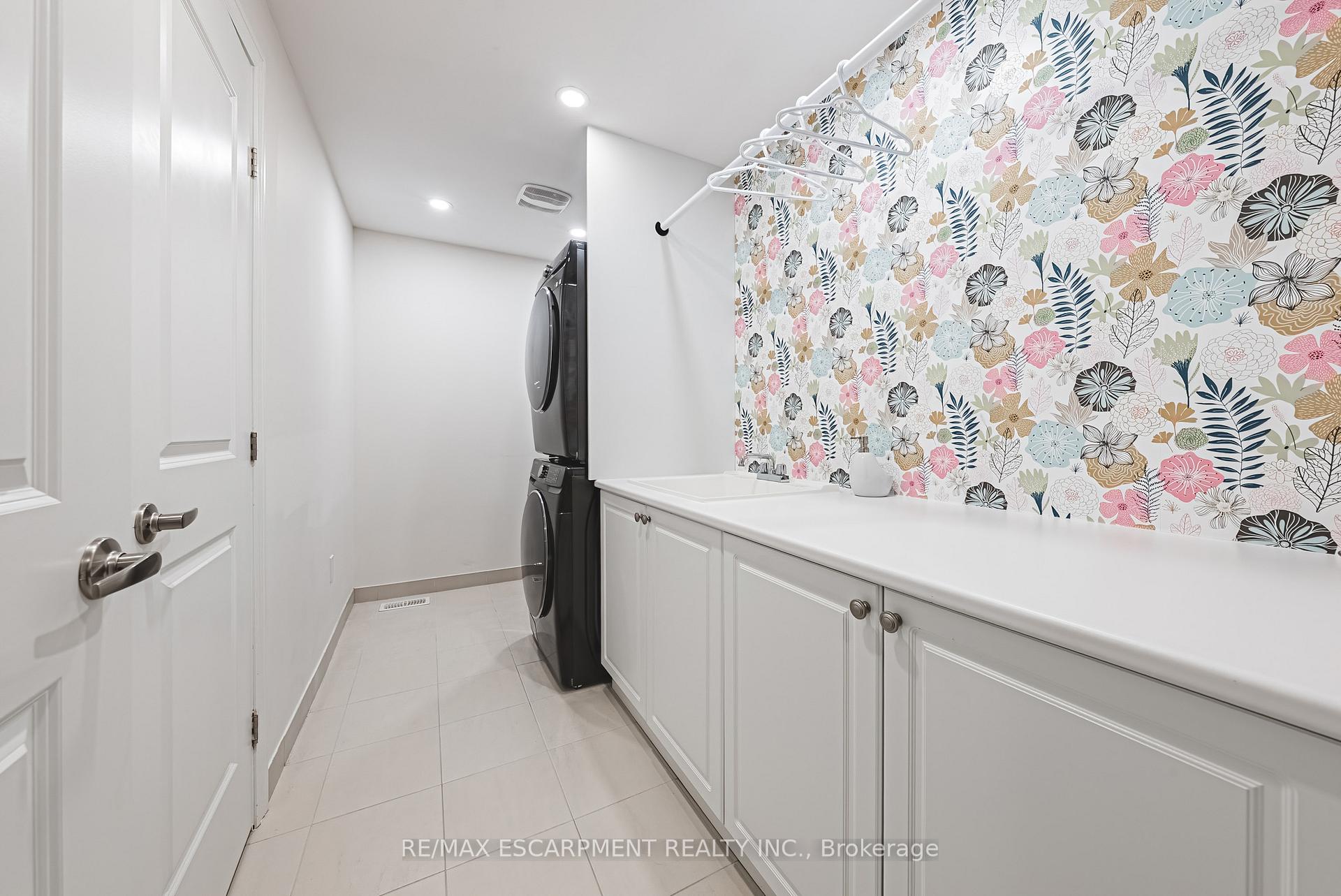 Photo 39 of 90 Robertson Road, Hamilton, Meadowlands — HOMEH
