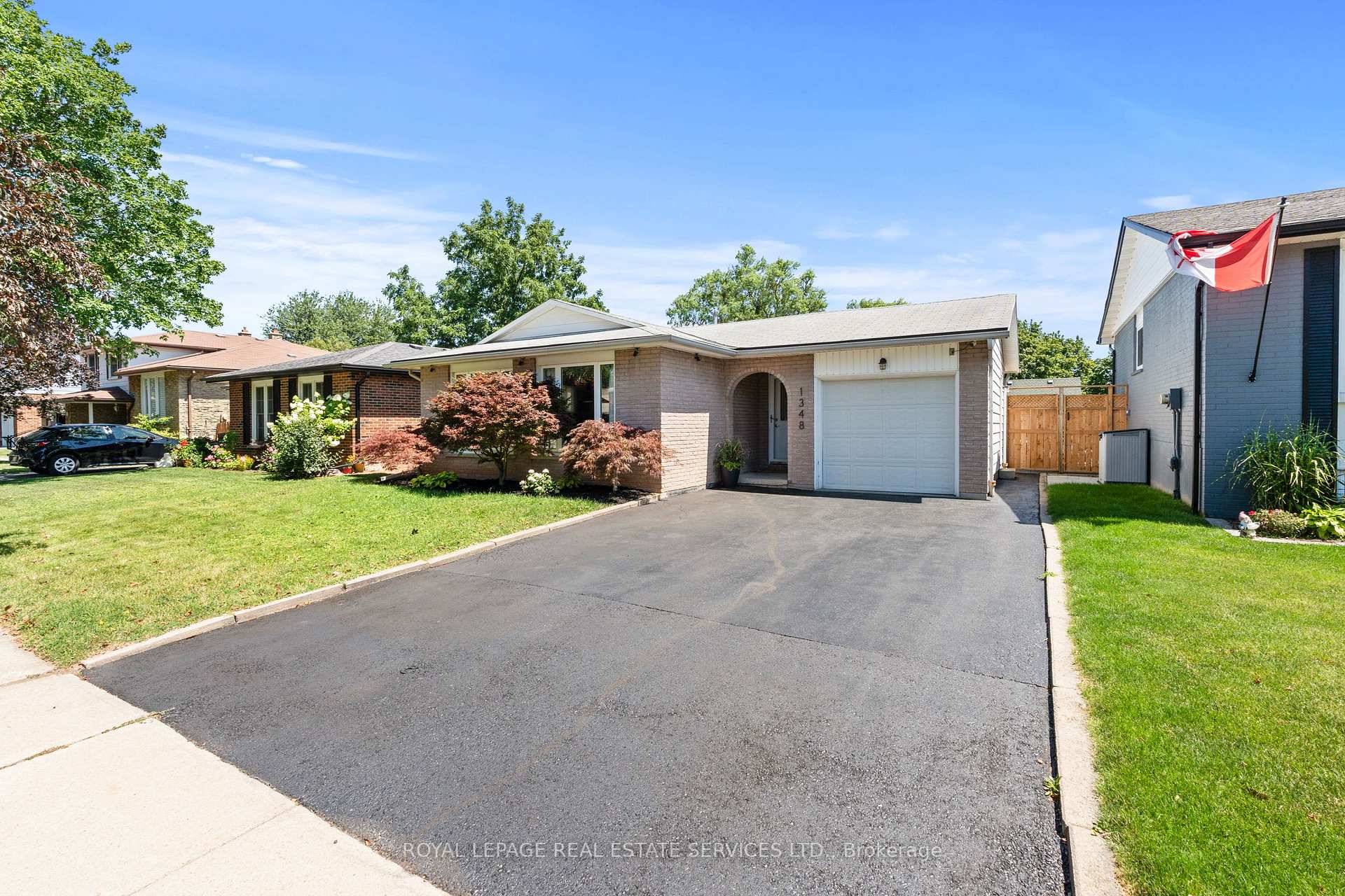 Photo 2 of 1348 Janina Boulevard, Burlington, Tyandaga — HOMEH