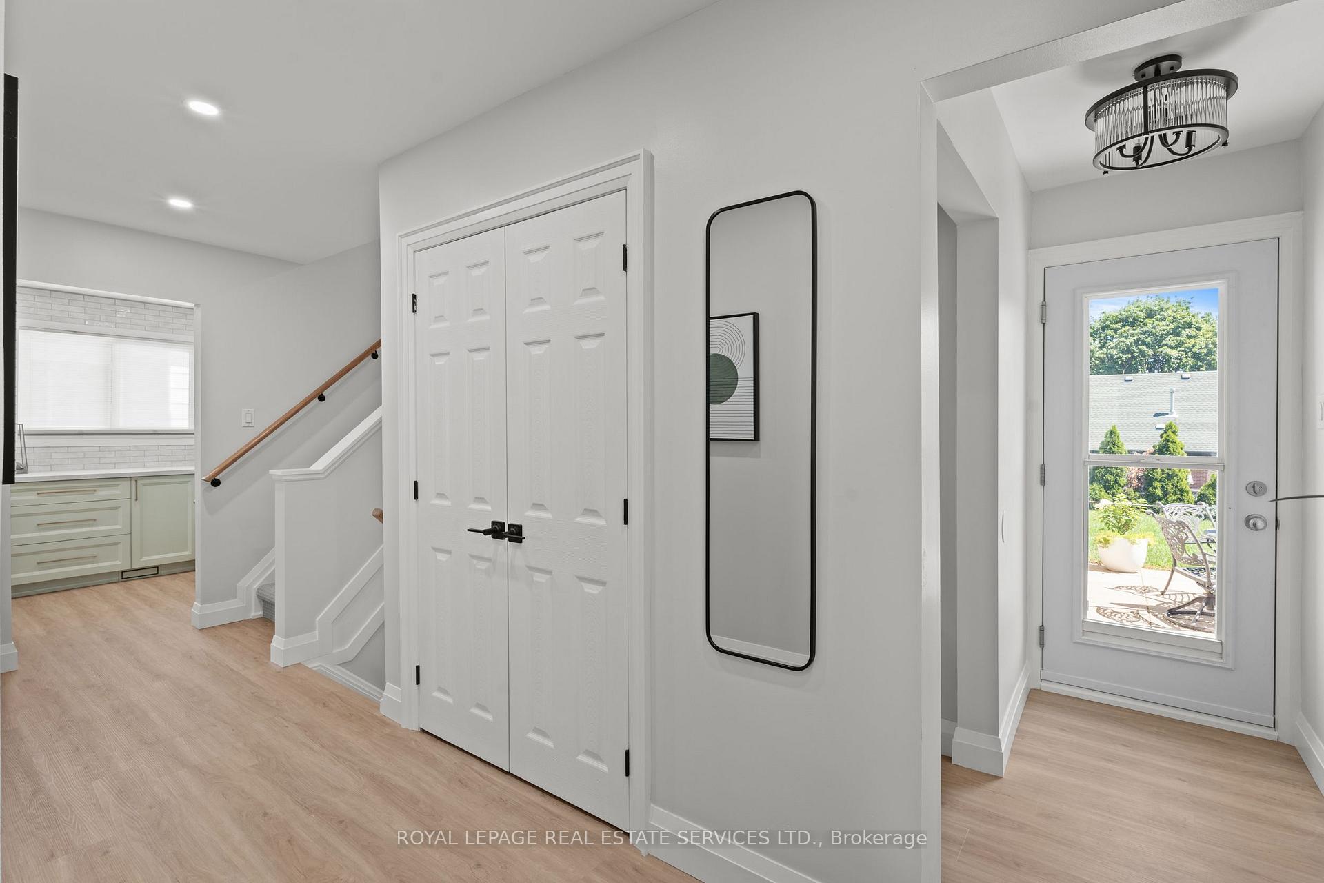 Photo 6 of 1348 Janina Boulevard, Burlington, Tyandaga — HOMEH