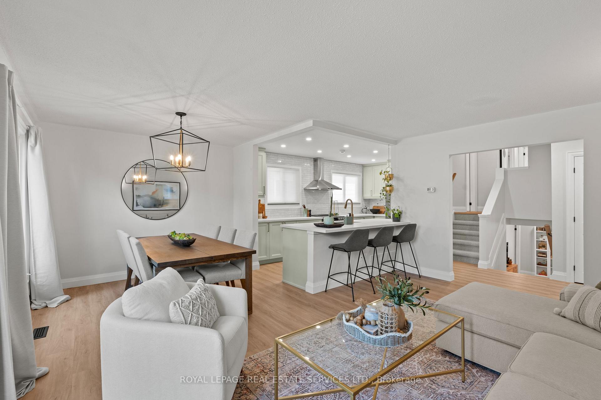 Photo 8 of 1348 Janina Boulevard, Burlington, Tyandaga — HOMEH