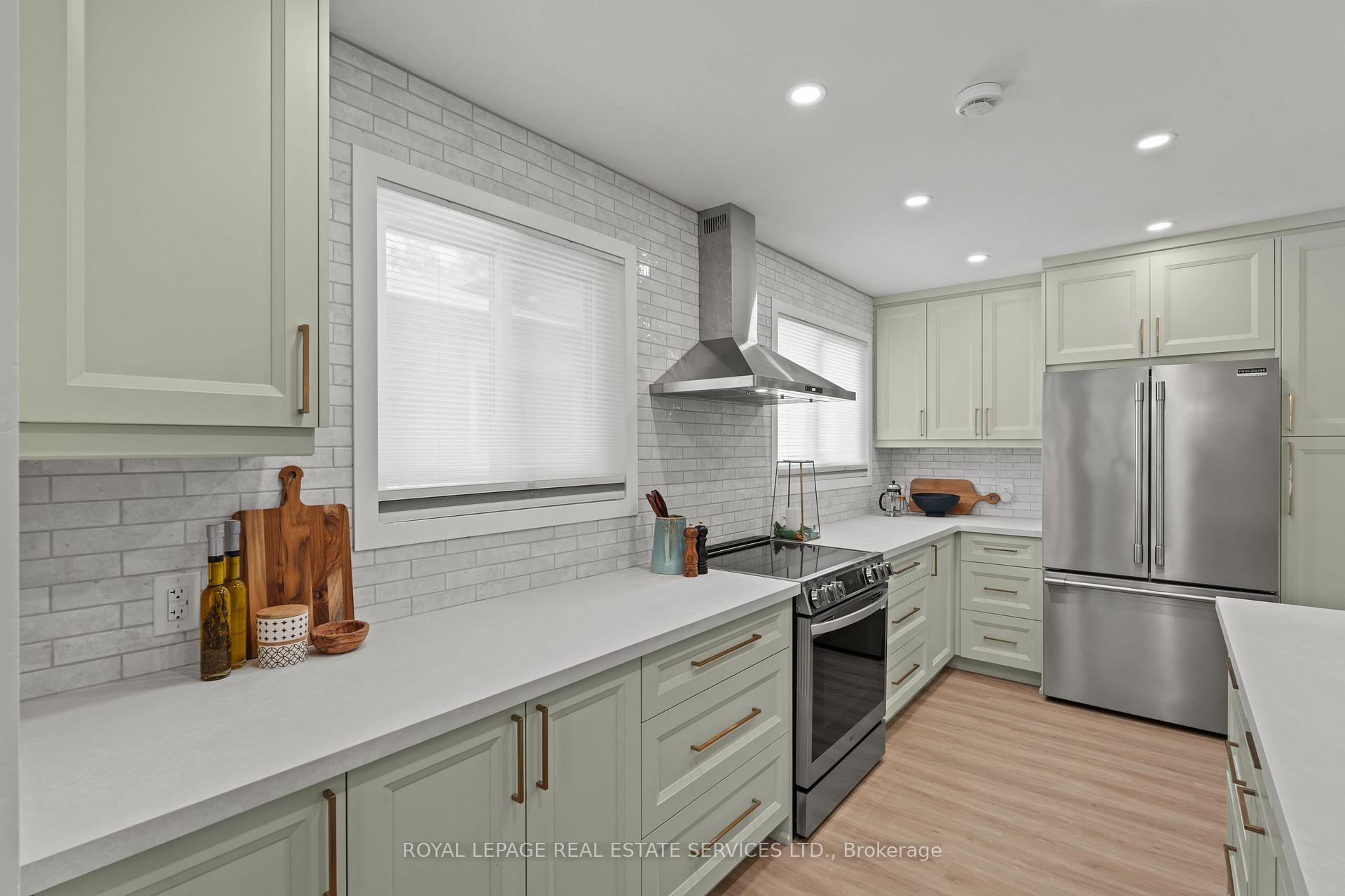 Photo 14 of 1348 Janina Boulevard, Burlington, Tyandaga — HOMEH