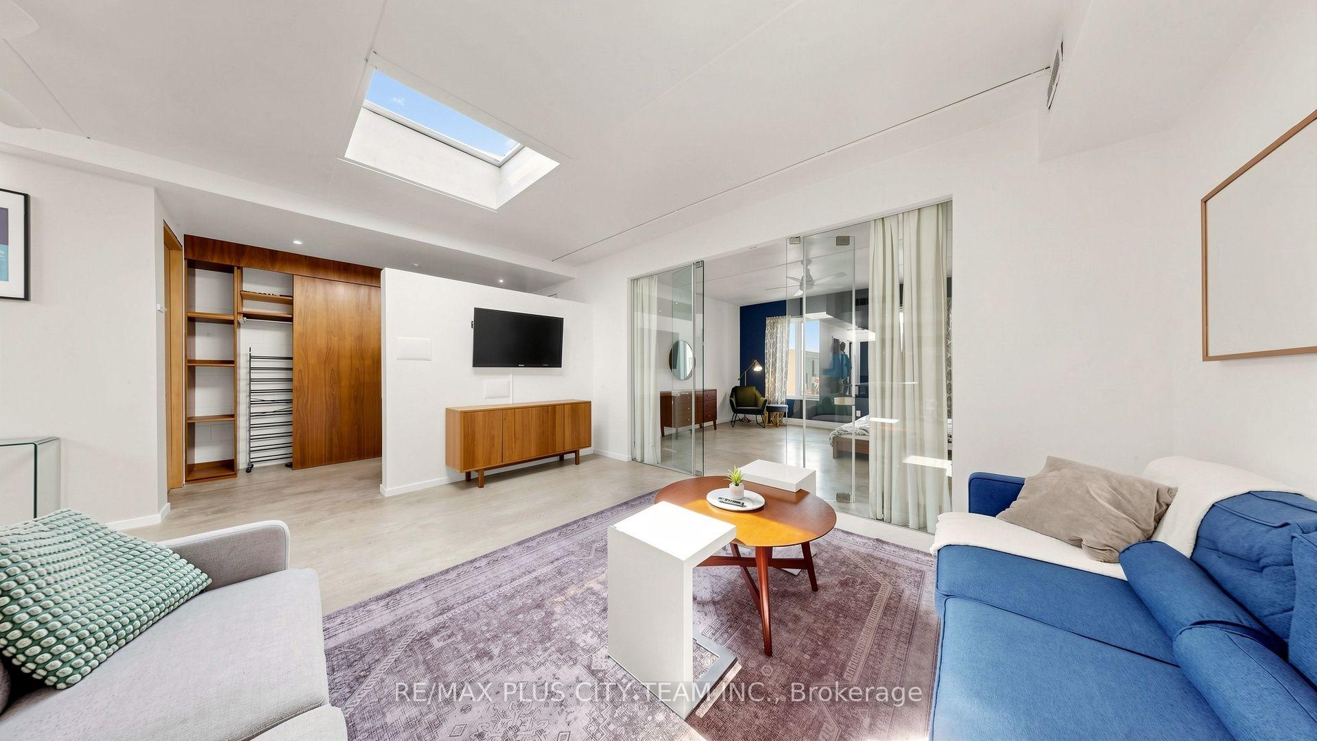 Photo 2 of Unit 1, 25R Atlantic Avenue, Toronto, Niagara — HOMEH