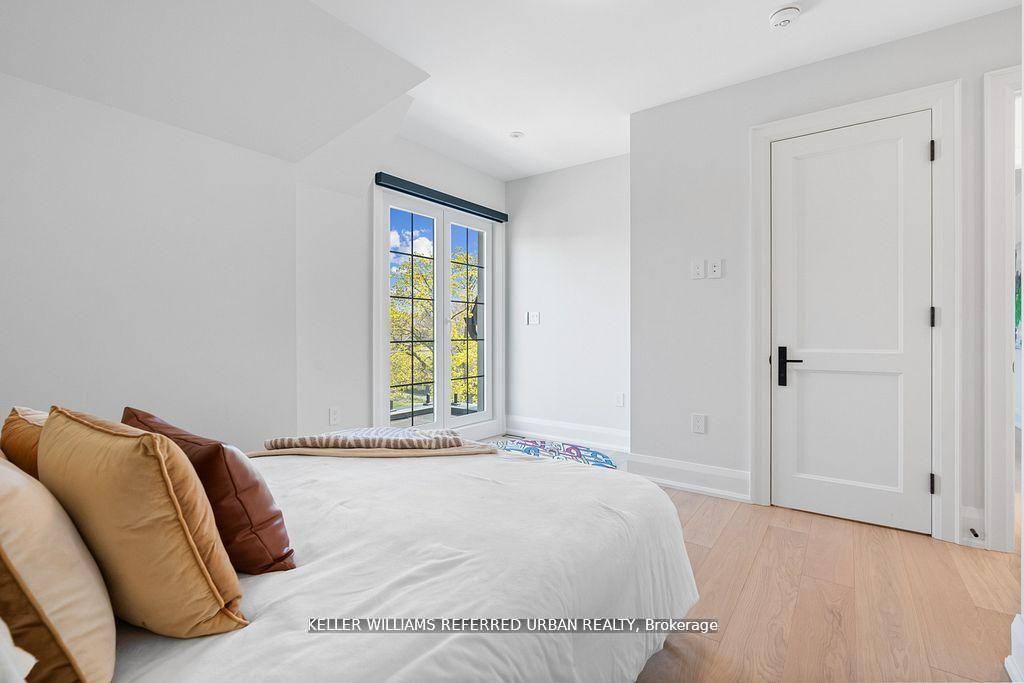 Photo 32 of 54 Cronin Drive, Etobicoke, Islington-City Centre West — HOMEH
