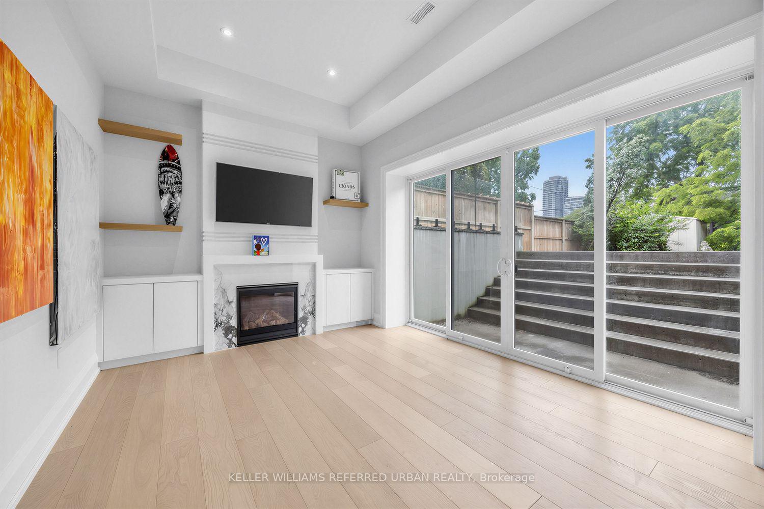 Photo 37 of 54 Cronin Drive, Etobicoke, Islington-City Centre West — HOMEH