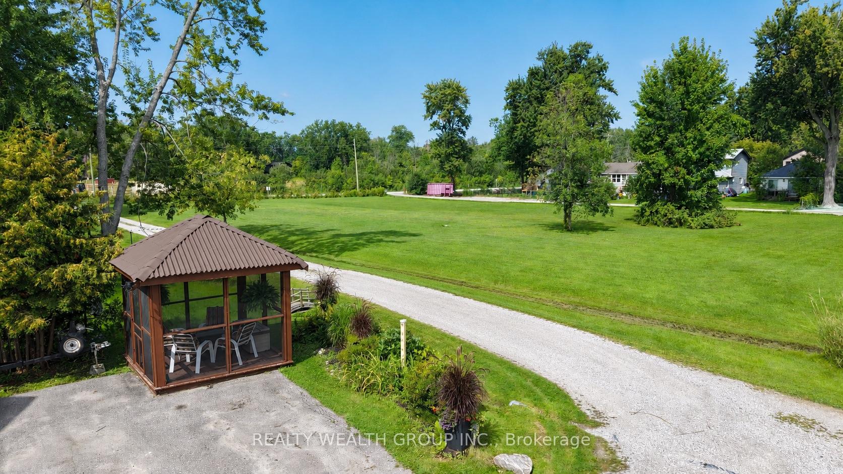 Photo 3 of 1050 Gardner Place, Innisfil, Gilford — HOMEH