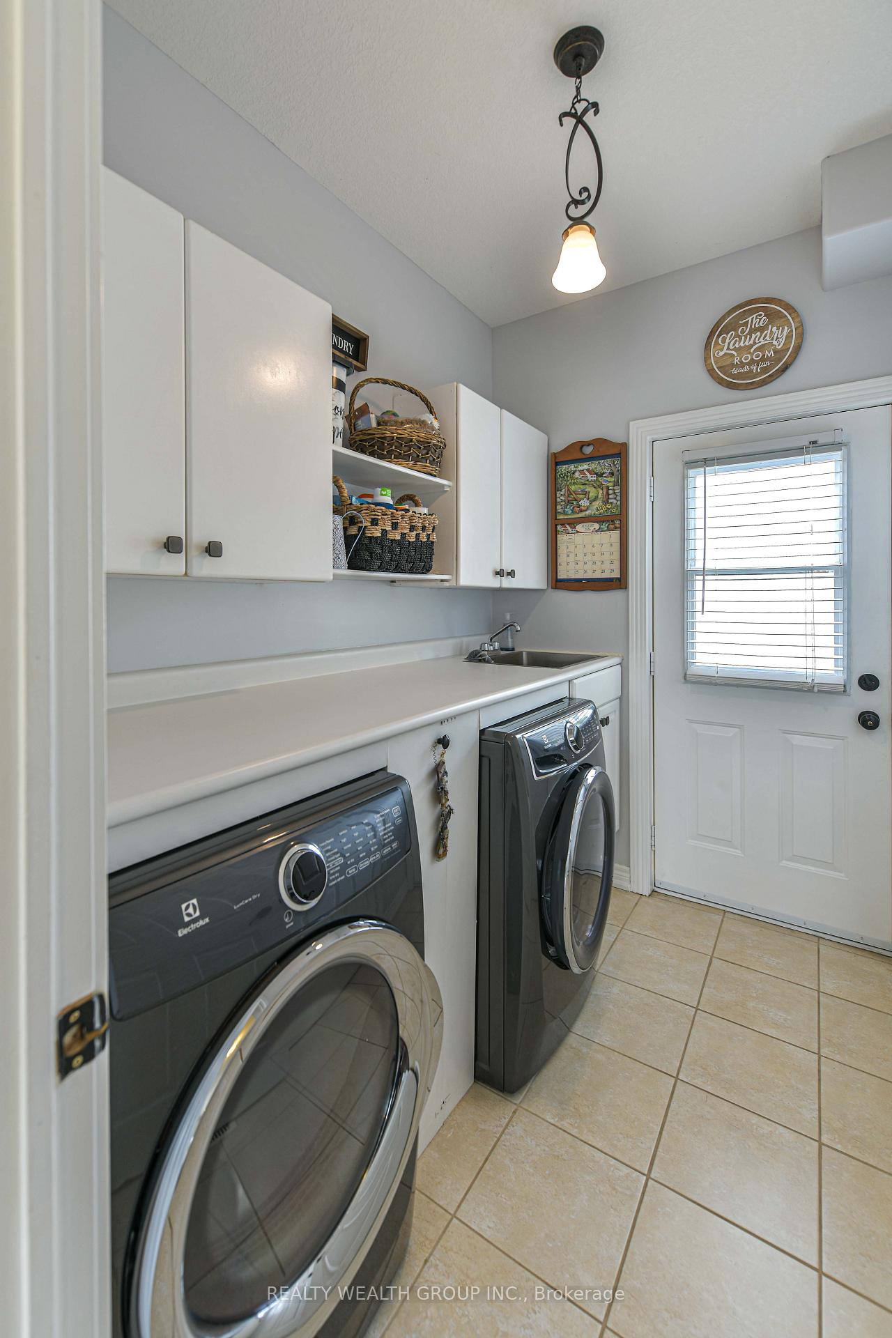 Photo 26 of 1050 Gardner Place, Innisfil, Gilford — HOMEH