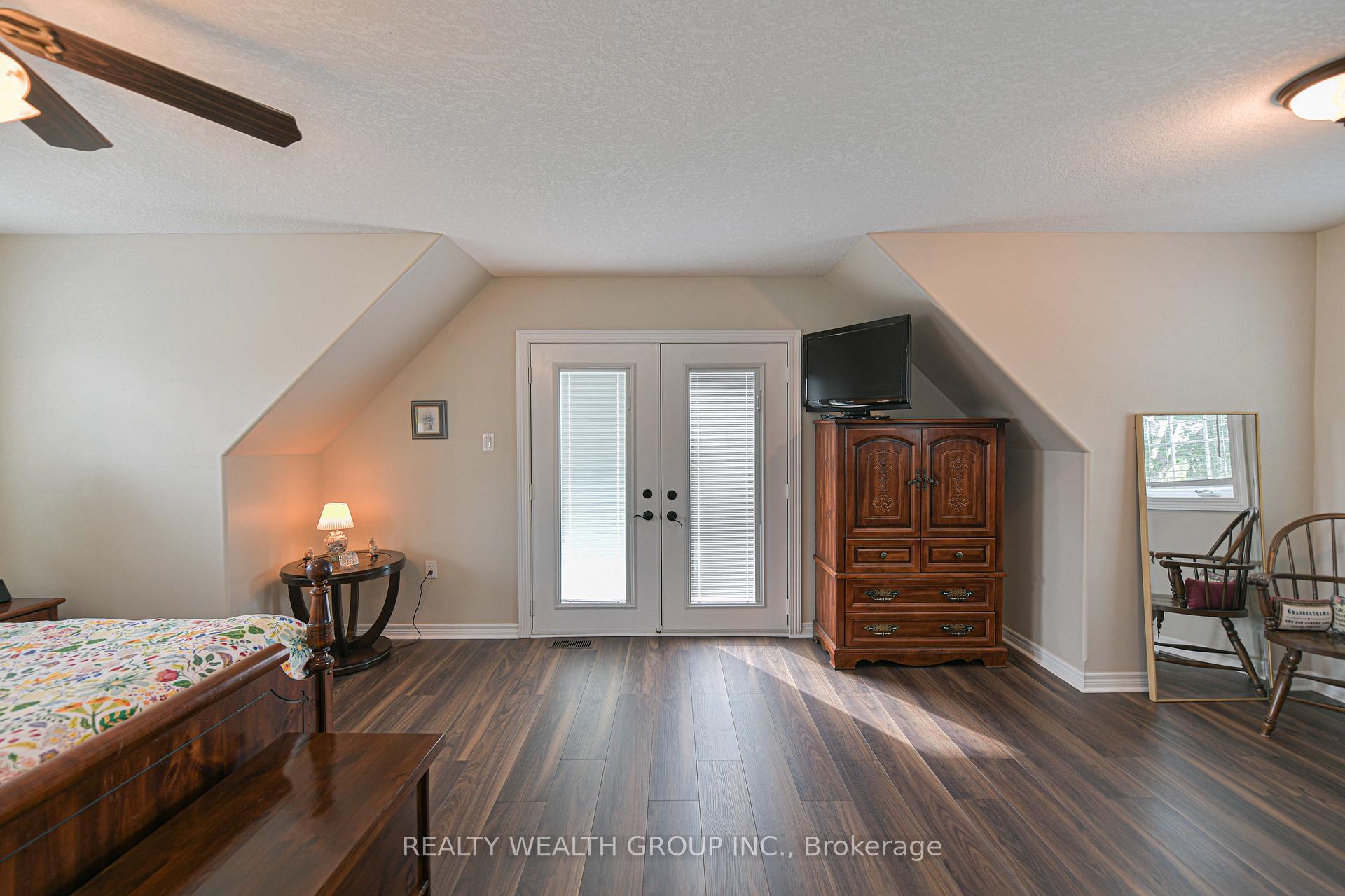 Photo 32 of 1050 Gardner Place, Innisfil, Gilford — HOMEH