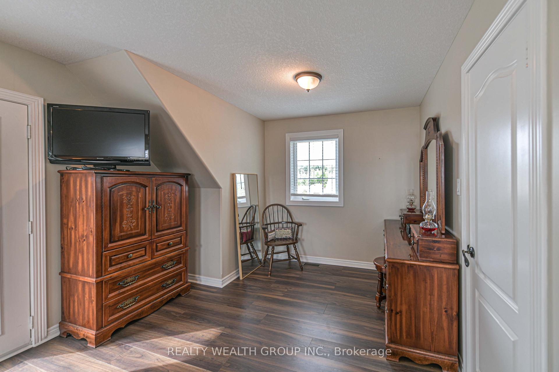 Photo 34 of 1050 Gardner Place, Innisfil, Gilford — HOMEH