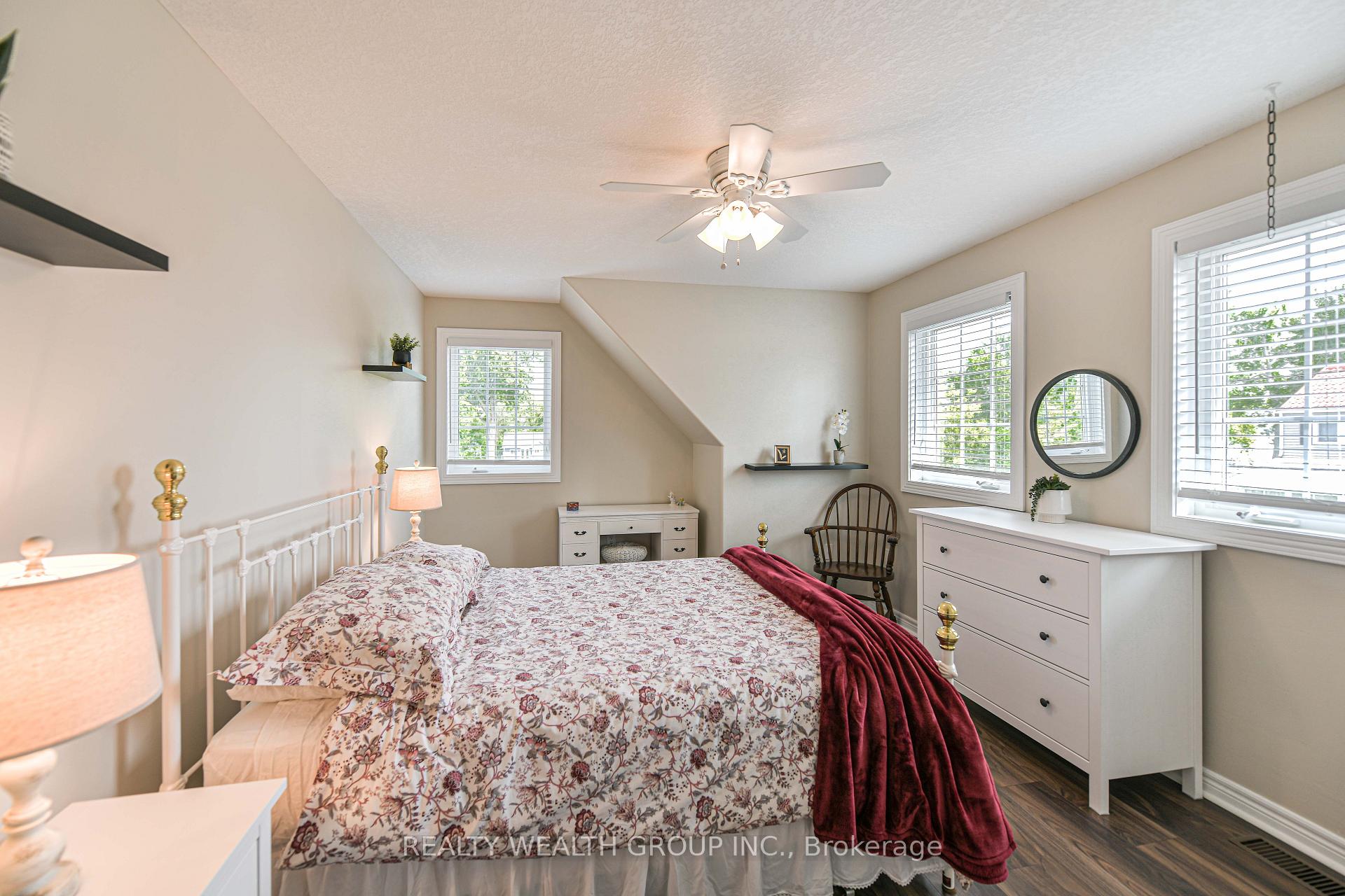 Photo 40 of 1050 Gardner Place, Innisfil, Gilford — HOMEH