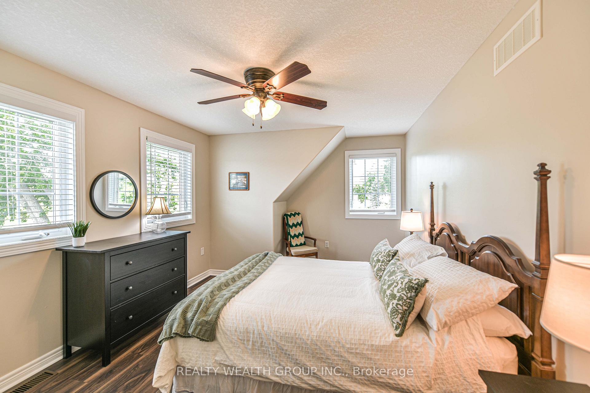 Photo 43 of 1050 Gardner Place, Innisfil, Gilford — HOMEH