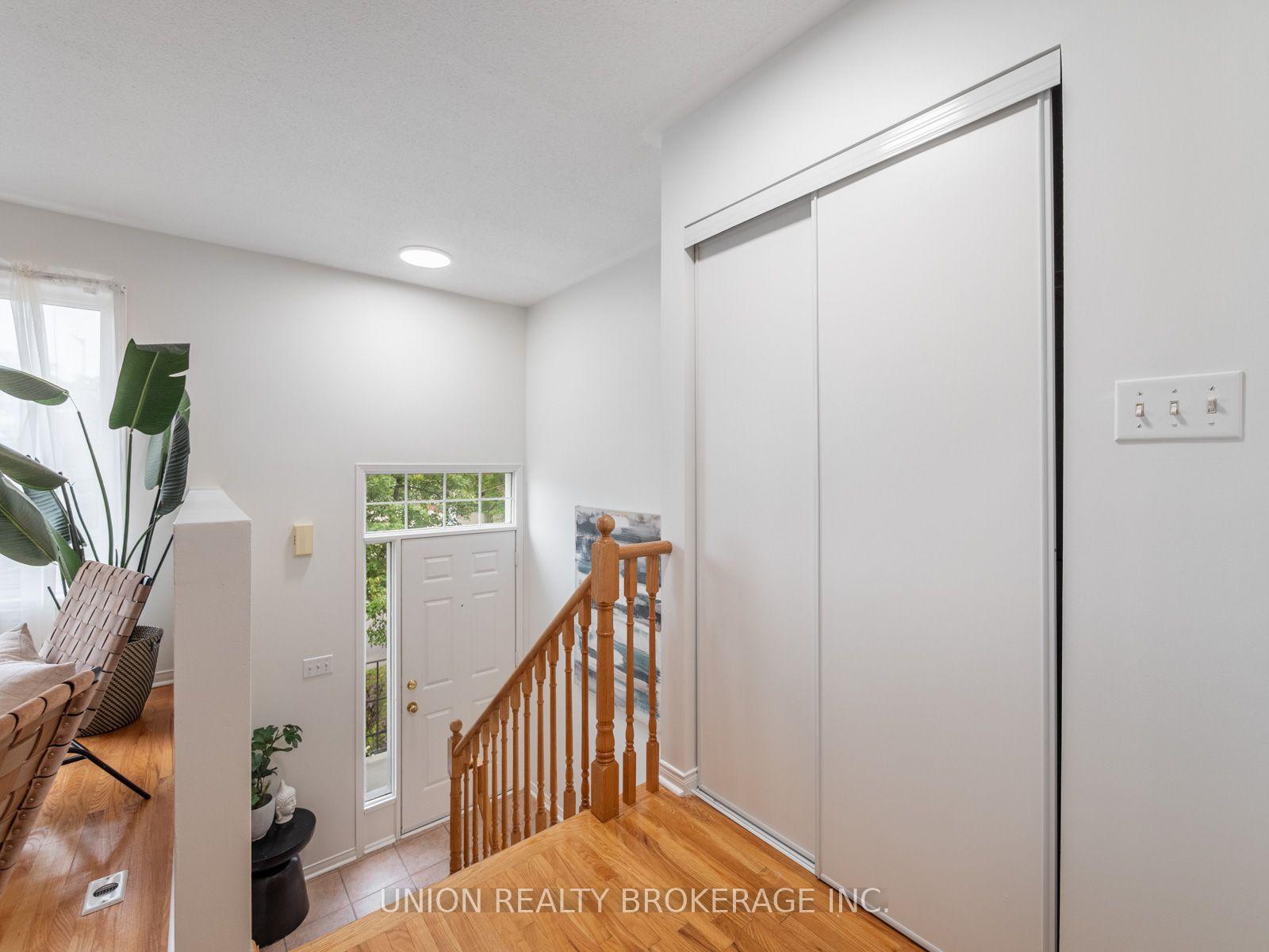 Photo 3 of Unit 12, 4E Leaside Park Drive, Toronto, Thorncliffe Park — HOMEH