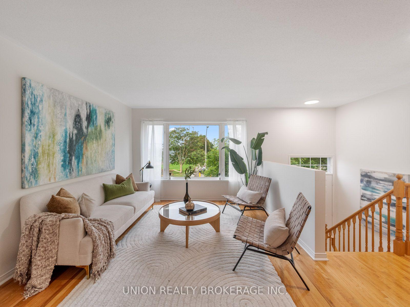 Photo 4 of Unit 12, 4E Leaside Park Drive, Toronto, Thorncliffe Park — HOMEH