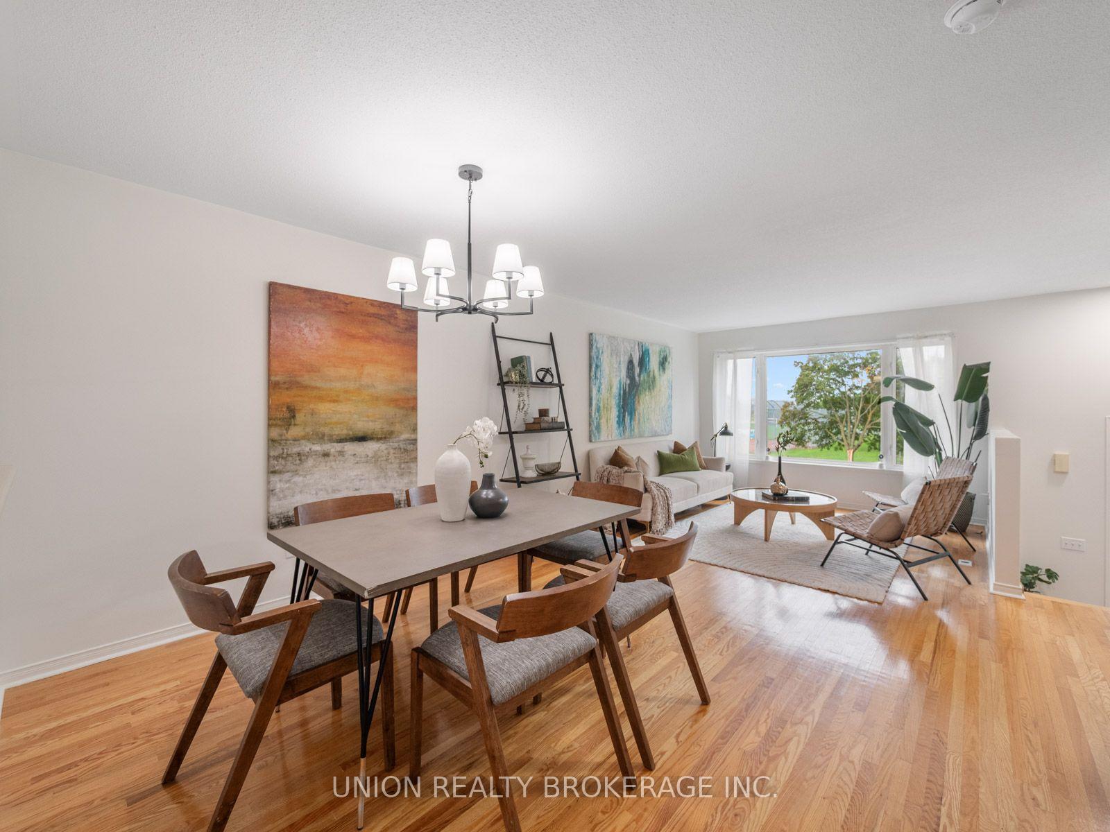 Photo 8 of Unit 12, 4E Leaside Park Drive, Toronto, Thorncliffe Park — HOMEH