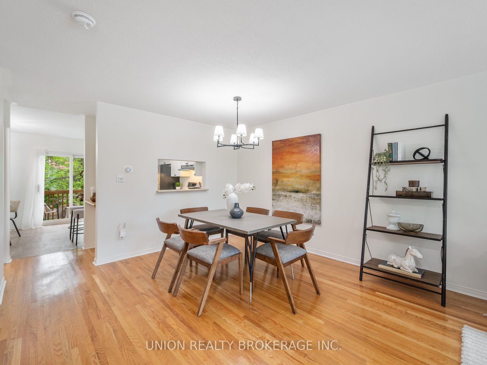 Photo 9 of Unit 12, 4E Leaside Park Drive, Toronto, Thorncliffe Park — HOMEH