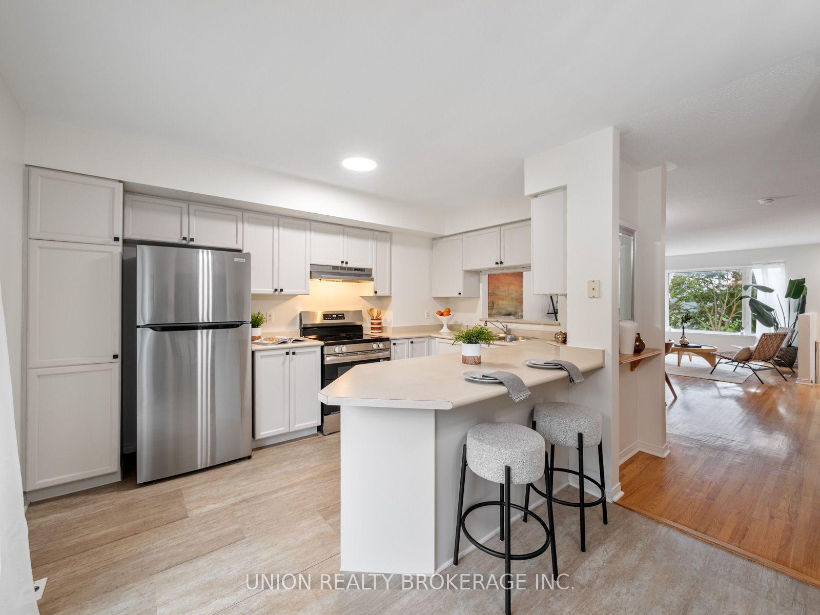 Photo 10 of Unit 12, 4E Leaside Park Drive, Toronto, Thorncliffe Park — HOMEH