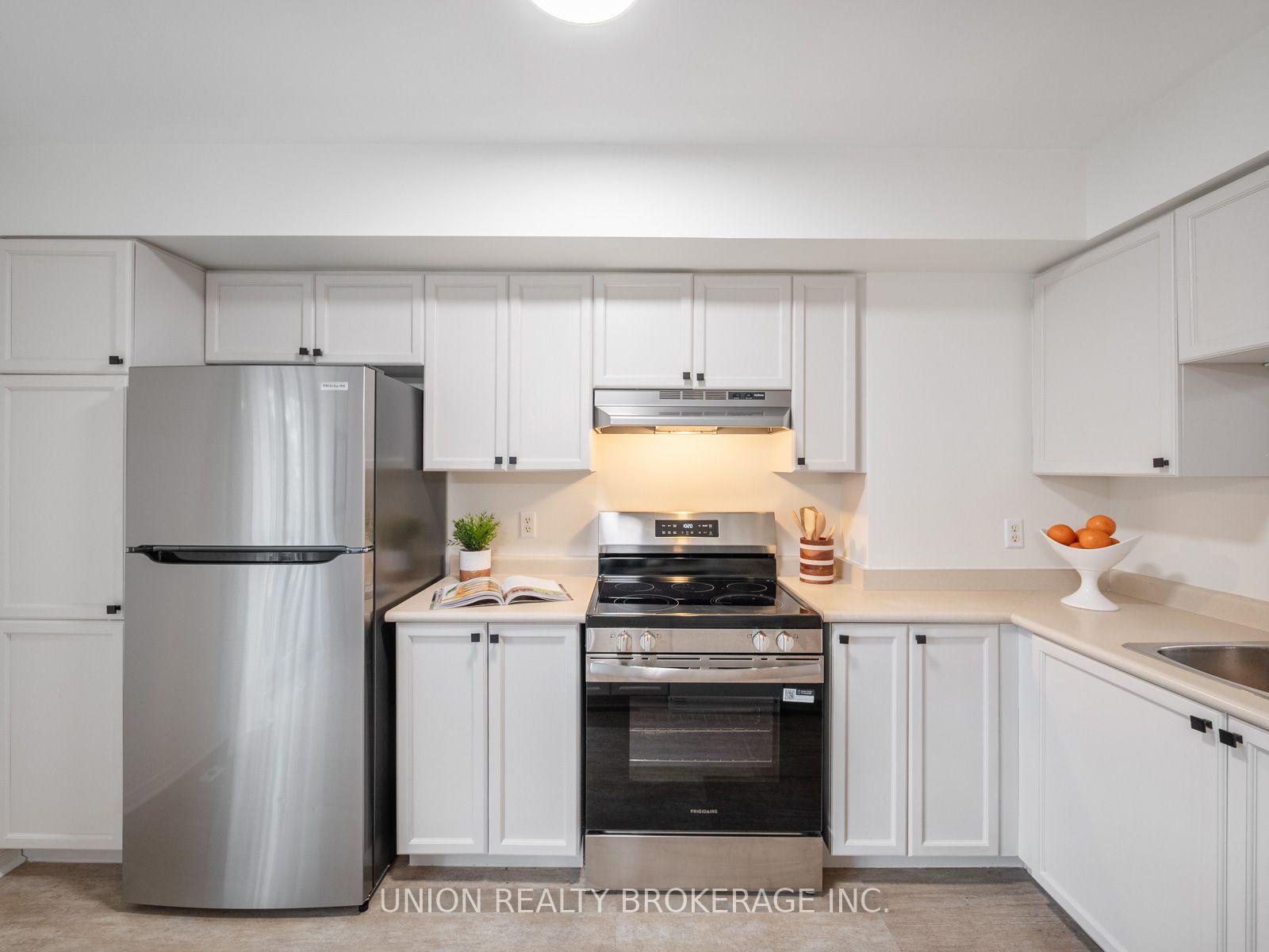 Photo 11 of Unit 12, 4E Leaside Park Drive, Toronto, Thorncliffe Park — HOMEH