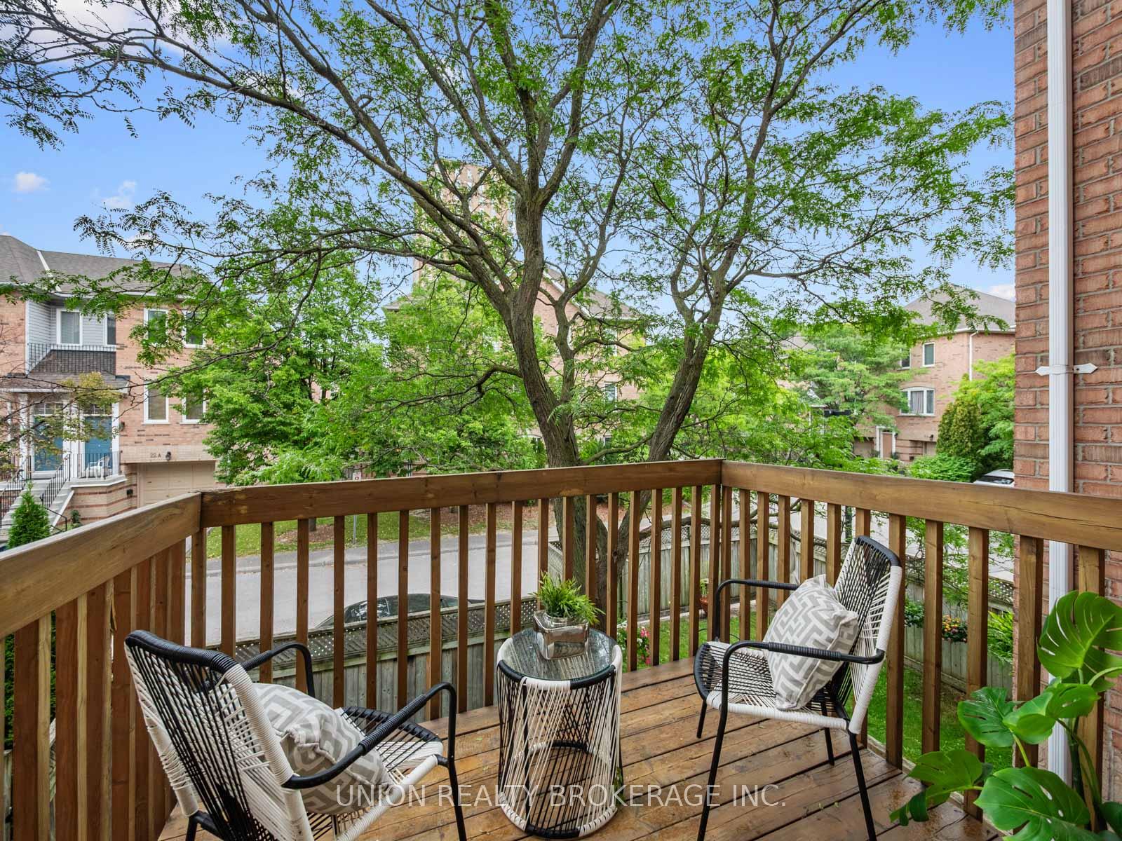 Photo 15 of Unit 12, 4E Leaside Park Drive, Toronto, Thorncliffe Park — HOMEH