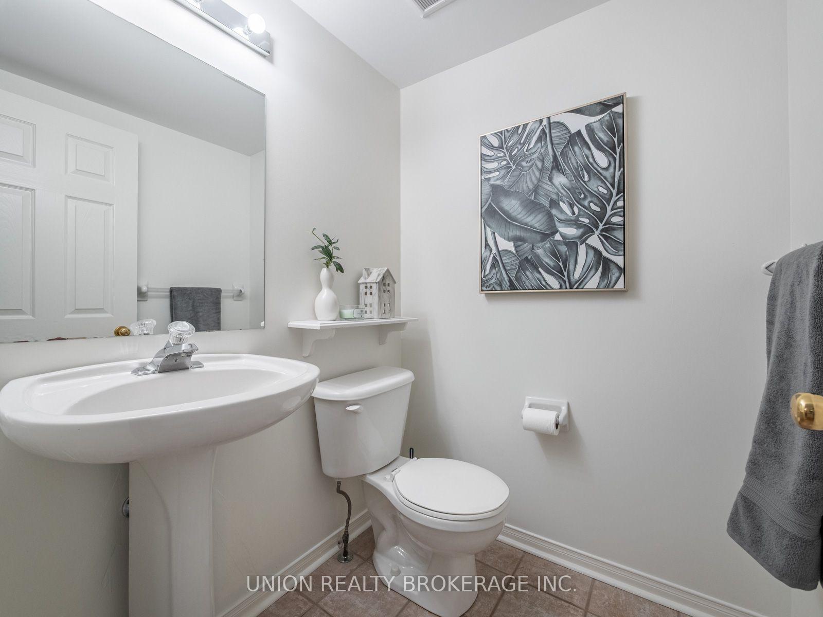 Photo 16 of Unit 12, 4E Leaside Park Drive, Toronto, Thorncliffe Park — HOMEH