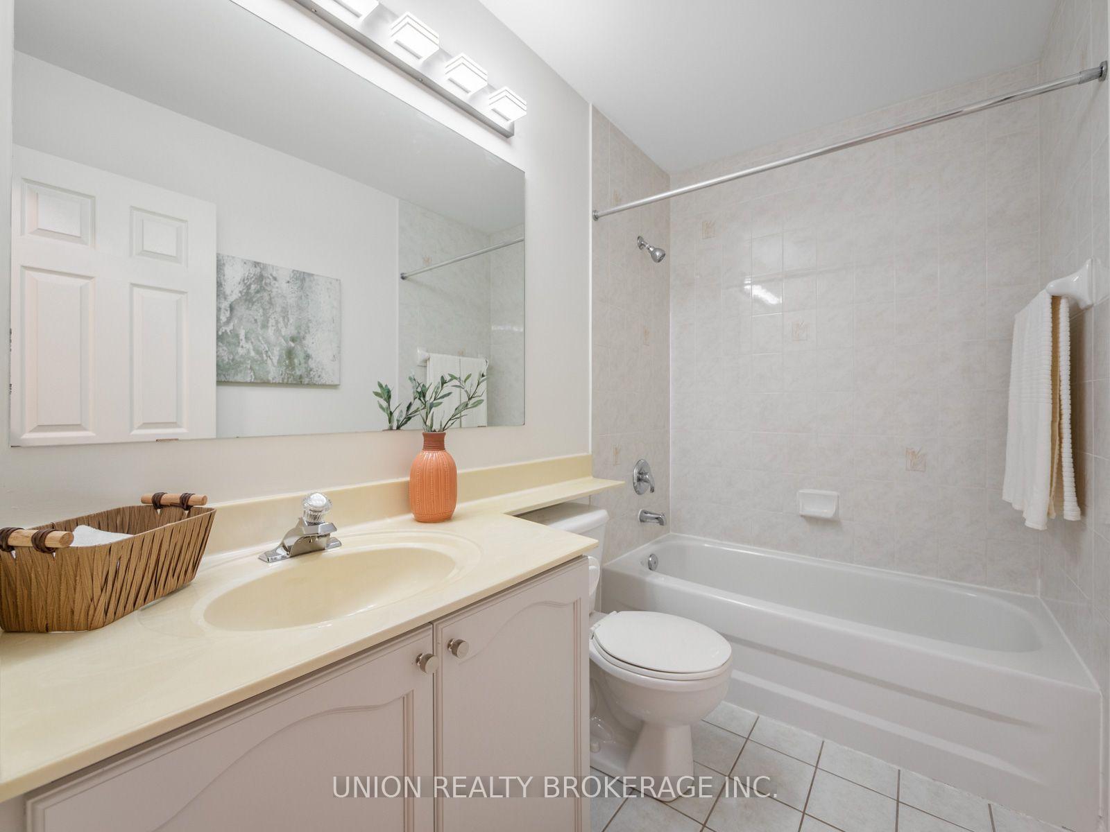 Photo 25 of Unit 12, 4E Leaside Park Drive, Toronto, Thorncliffe Park — HOMEH