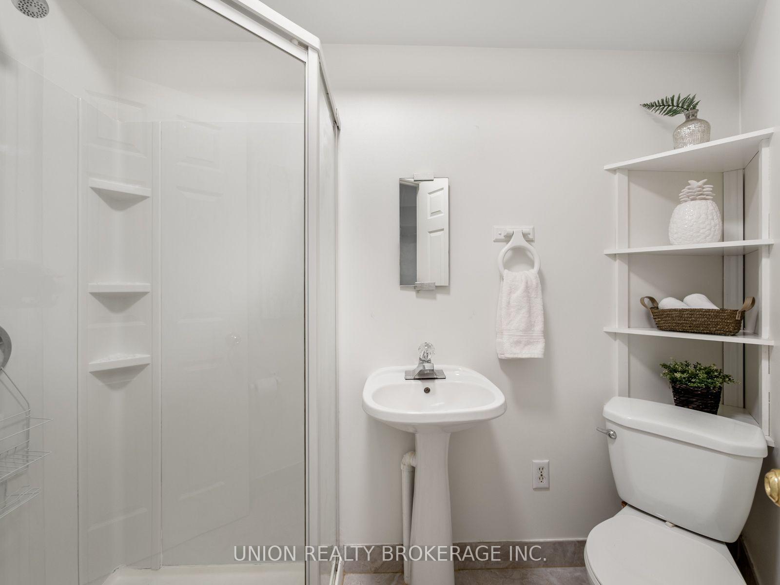 Photo 31 of Unit 12, 4E Leaside Park Drive, Toronto, Thorncliffe Park — HOMEH