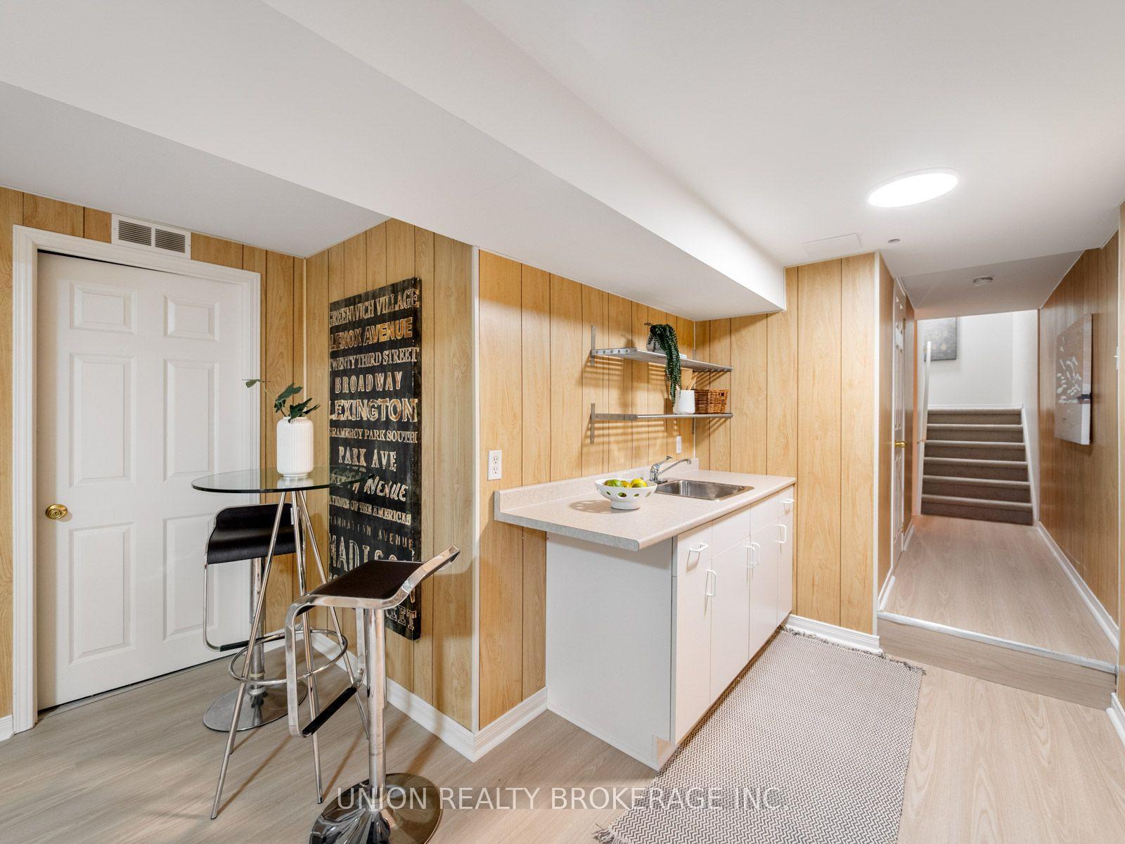 Photo 33 of Unit 12, 4E Leaside Park Drive, Toronto, Thorncliffe Park — HOMEH