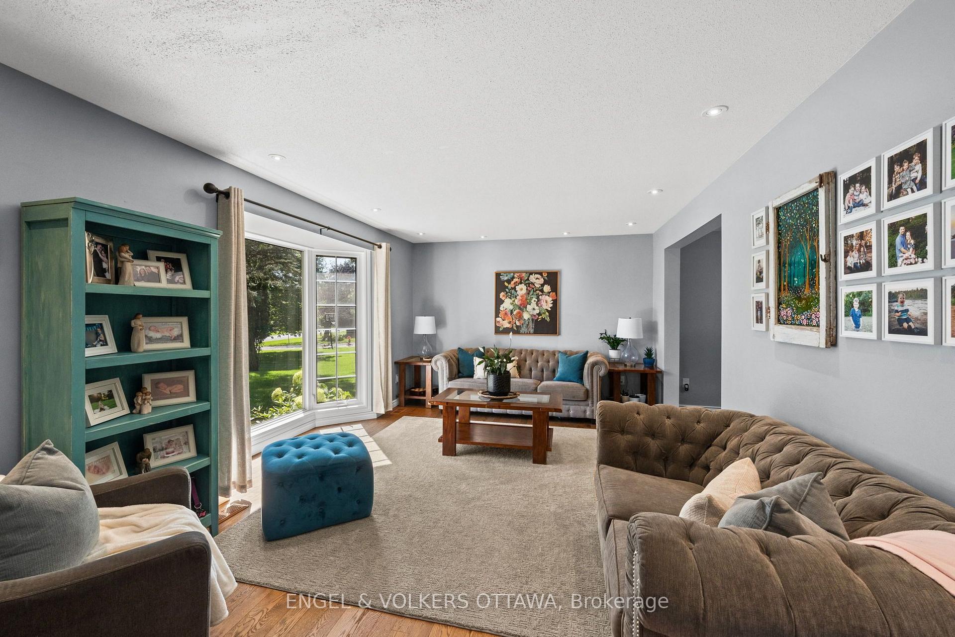 Photo 6 of 109 Inniskillin Drive, Ottawa, Carp — HOMEH
