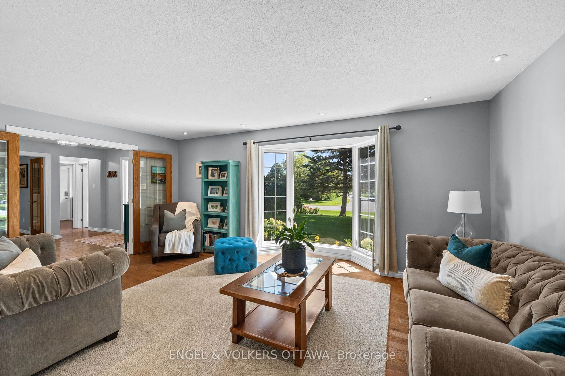 Photo 7 of 109 Inniskillin Drive, Ottawa, Carp — HOMEH