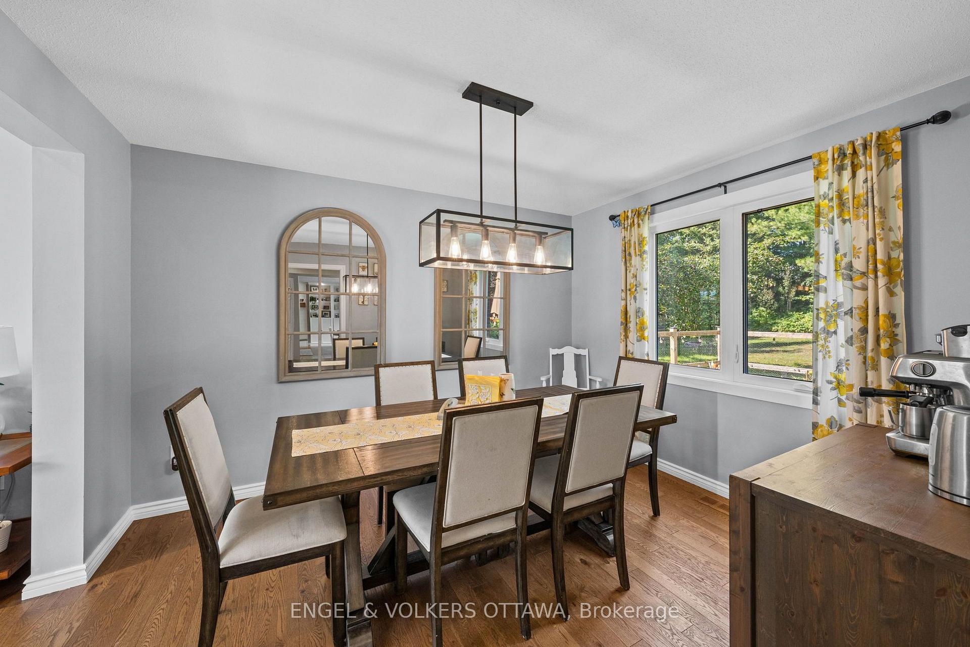 Photo 9 of 109 Inniskillin Drive, Ottawa, Carp — HOMEH